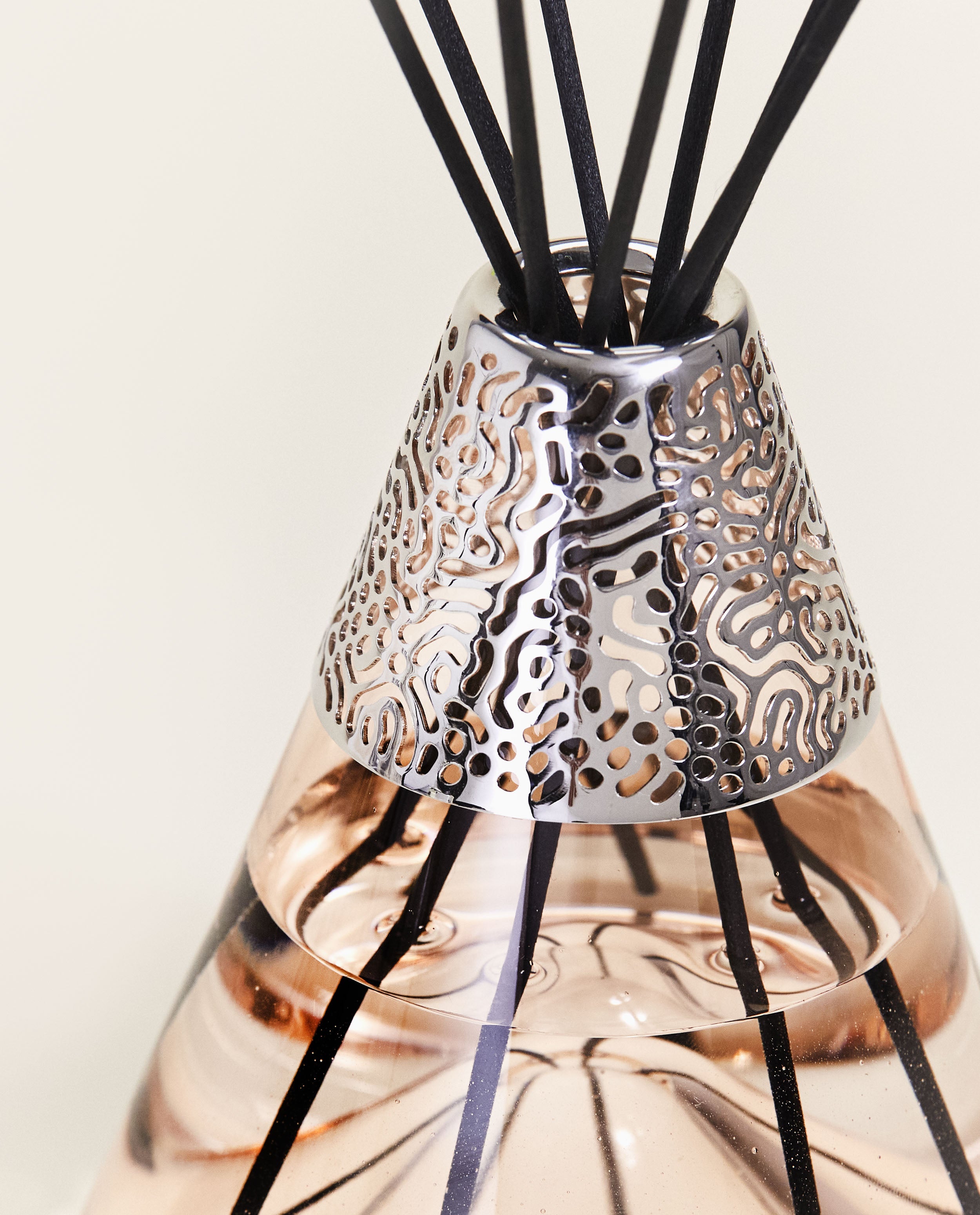 maison-berger-paris-by-starck-bouquet-parfum-peau-de-soie image 3