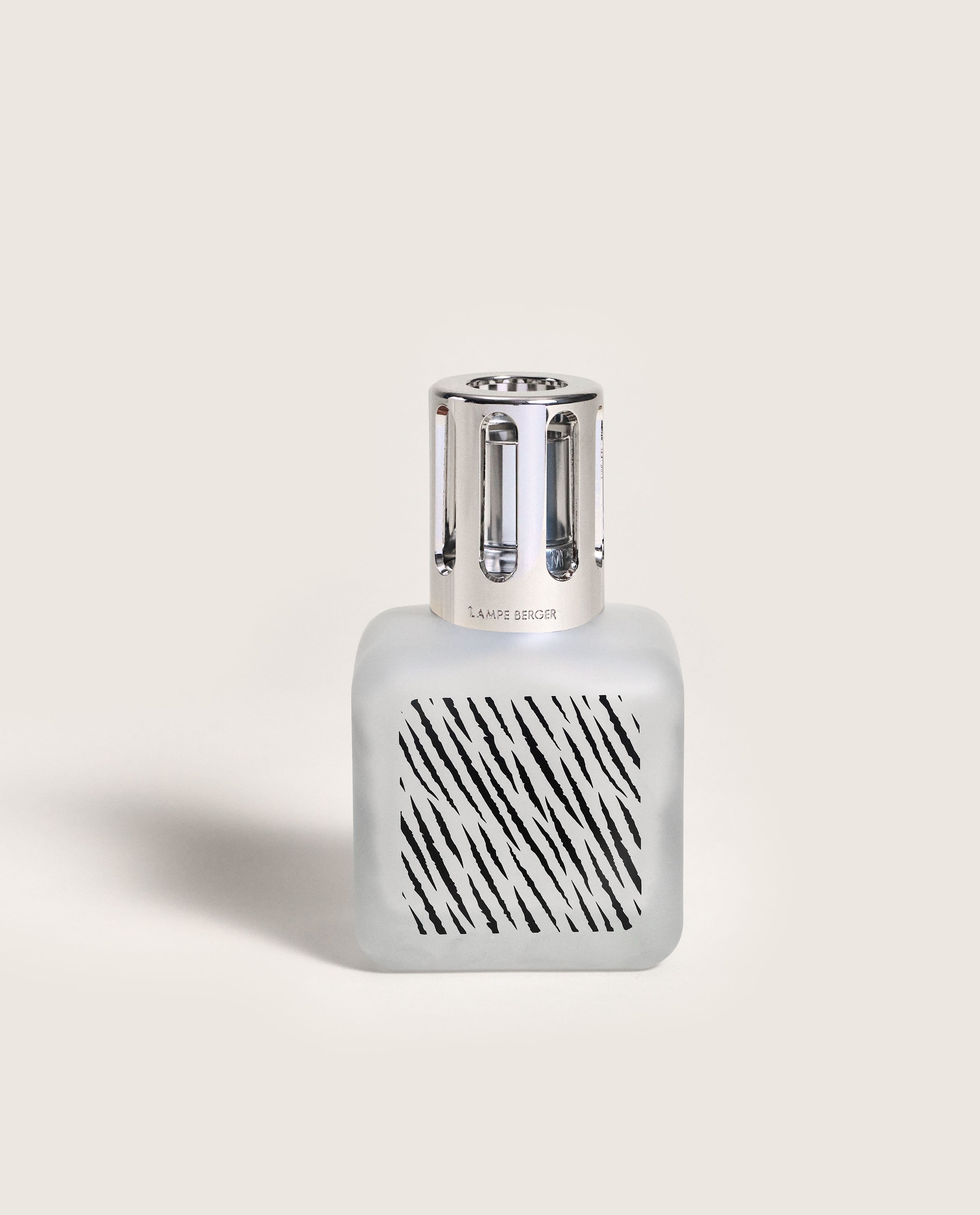 maison-berger-paris-coffret-lampe-berger-gla-on-zebra-parfum-terre-sauvage image 2