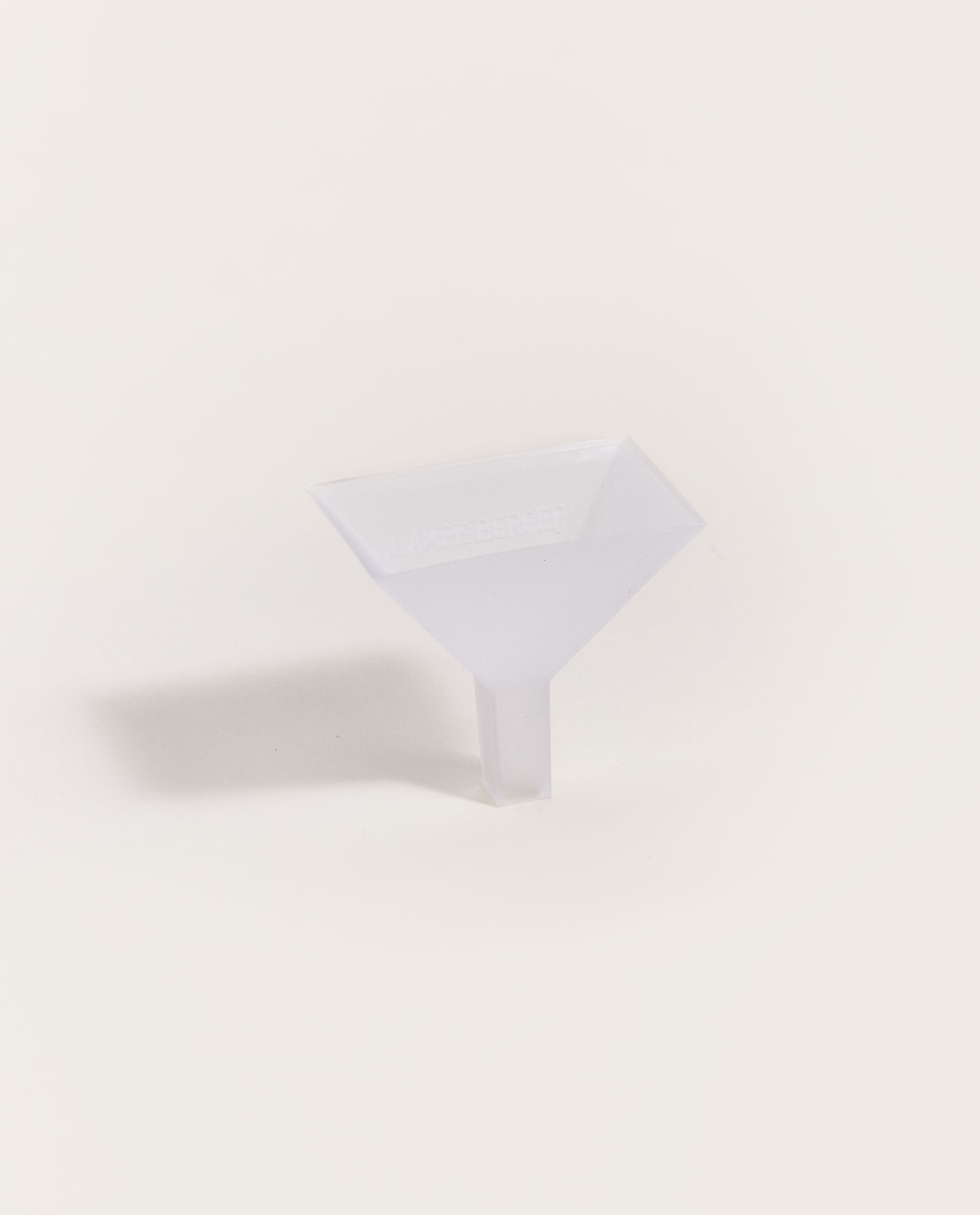maison-berger-paris-entonnoir-transparent-pour-lampe-et-bouquet image 1