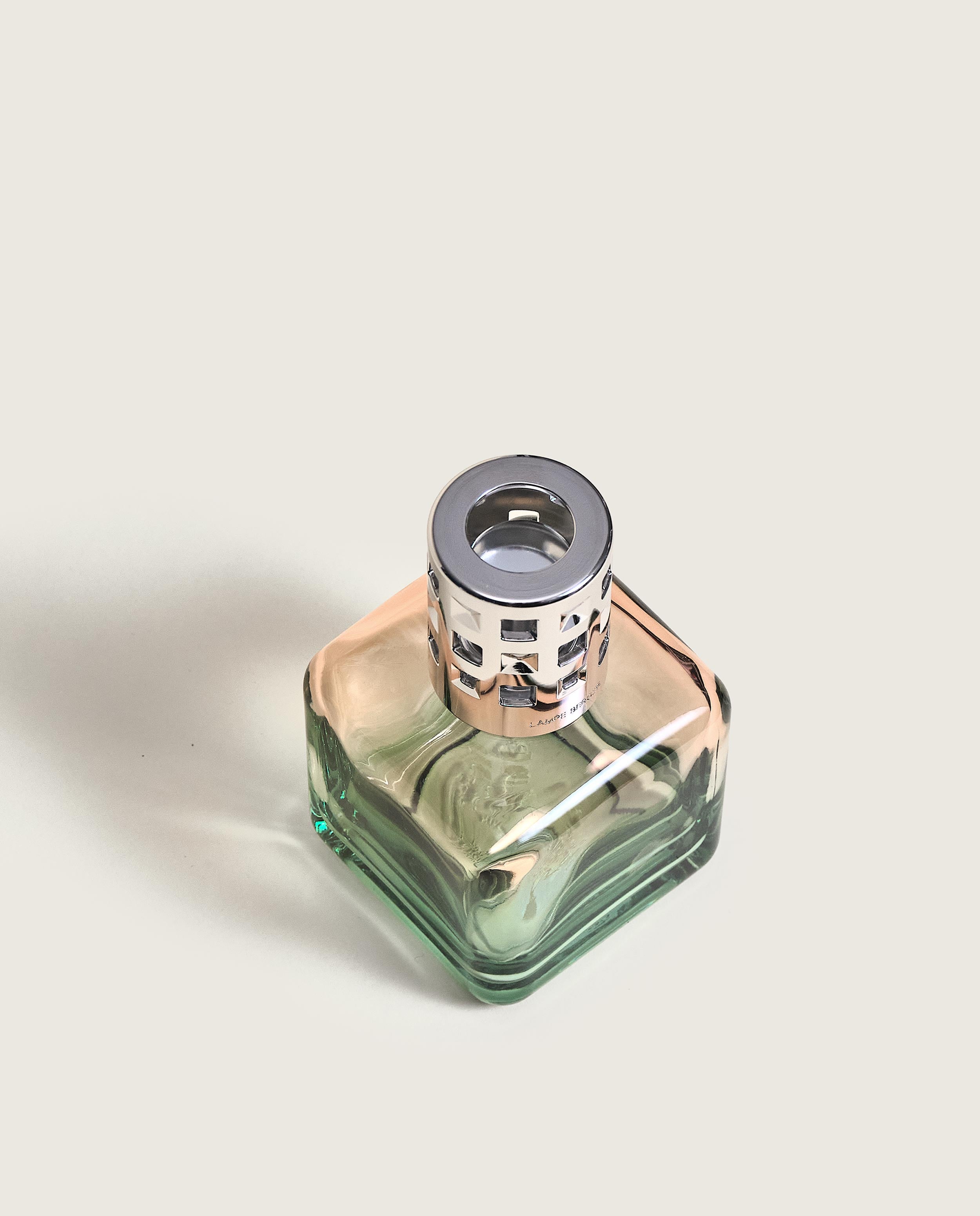 maison-berger-paris-coffret-lampe-berger-gla-on-p-che-verte-zeste-de-verveine image 4