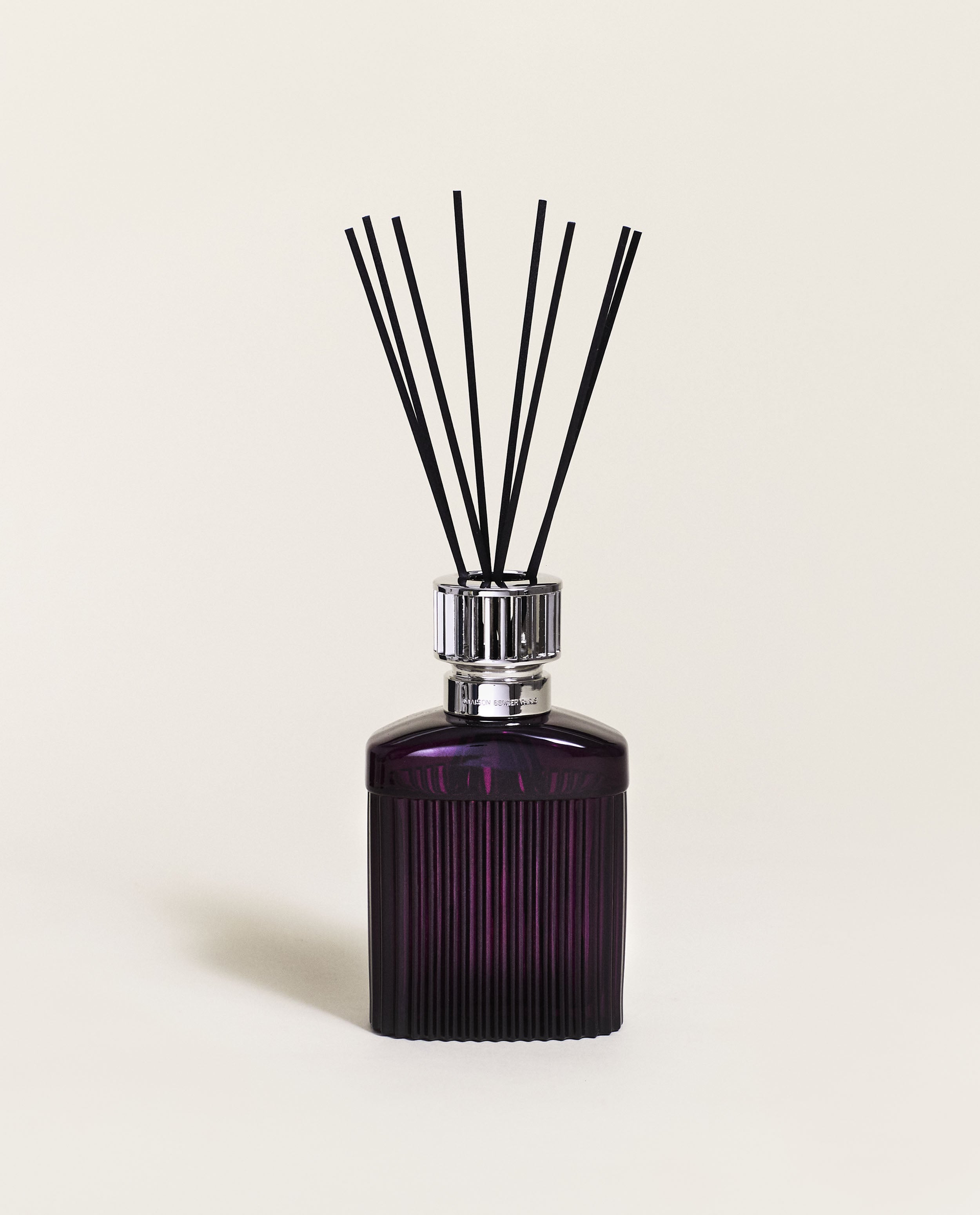 maison-berger-paris-bouquet-parfum-alpha-prune-scandale image 2