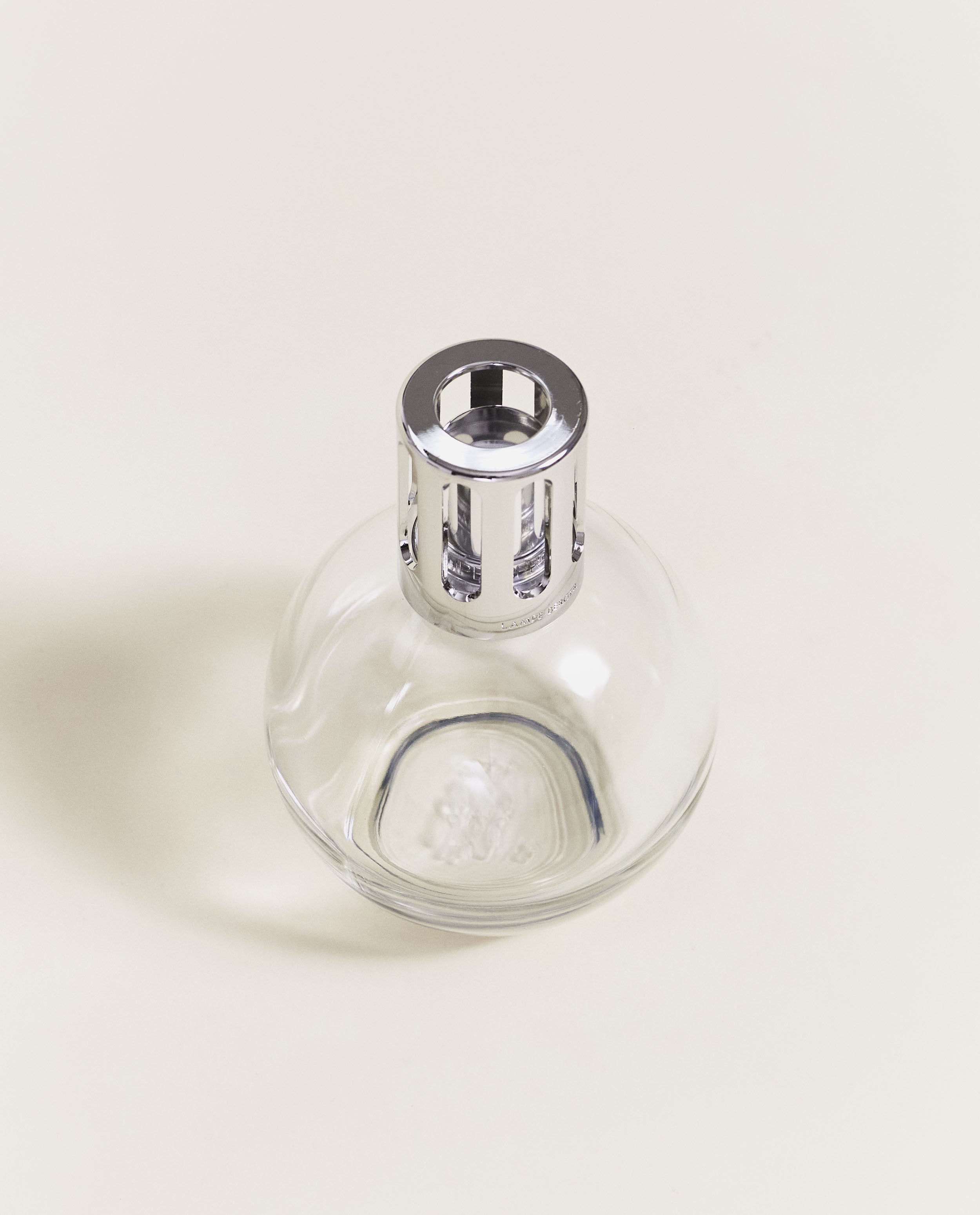 maison-berger-paris-coffret-lampe-berger-essentielle-ronde-air-pur-caresse-de-co image 4