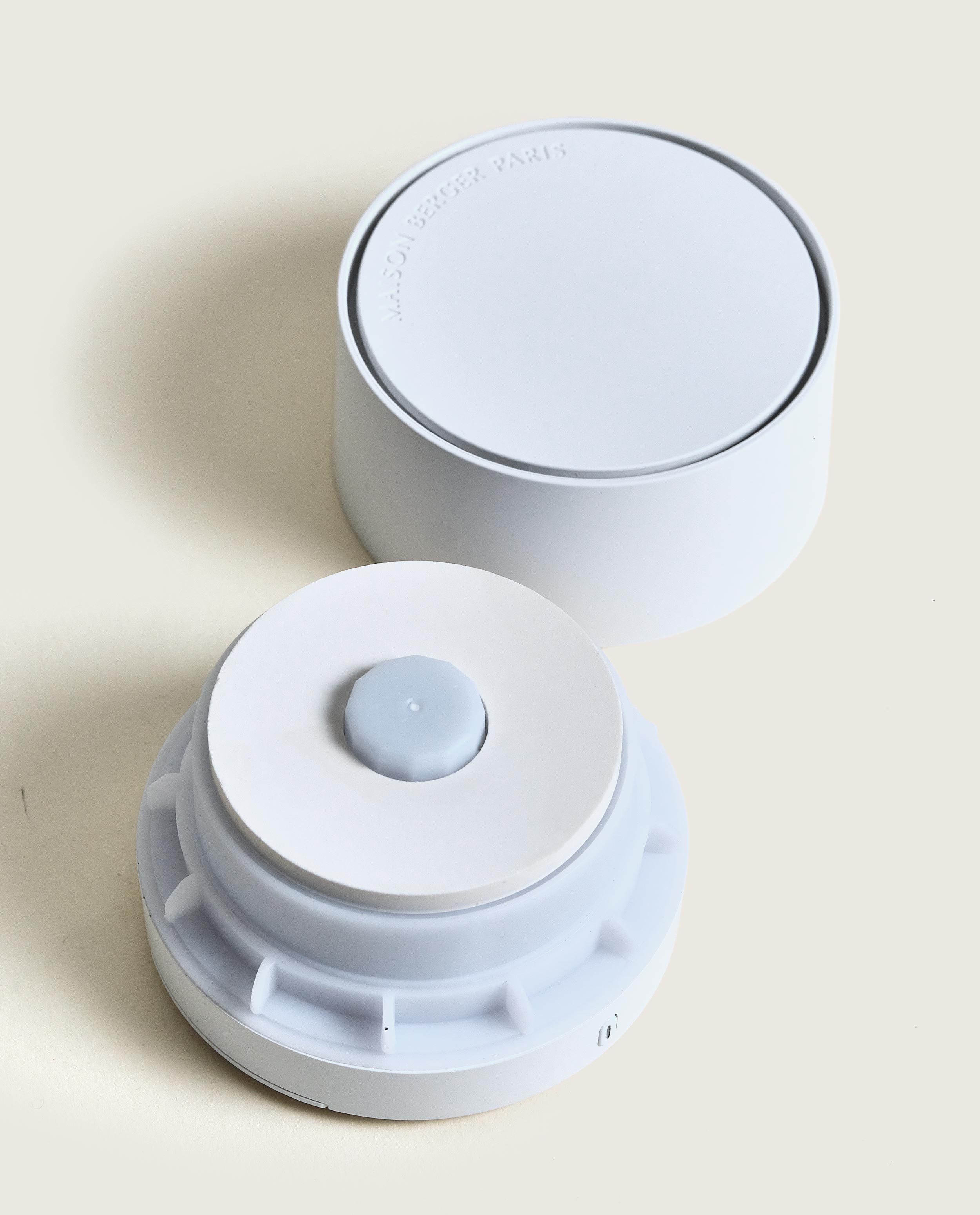maison-berger-paris-diffuseur-nomade-blanc-diffuseur-lectrique-portable-vent-d-o image 4