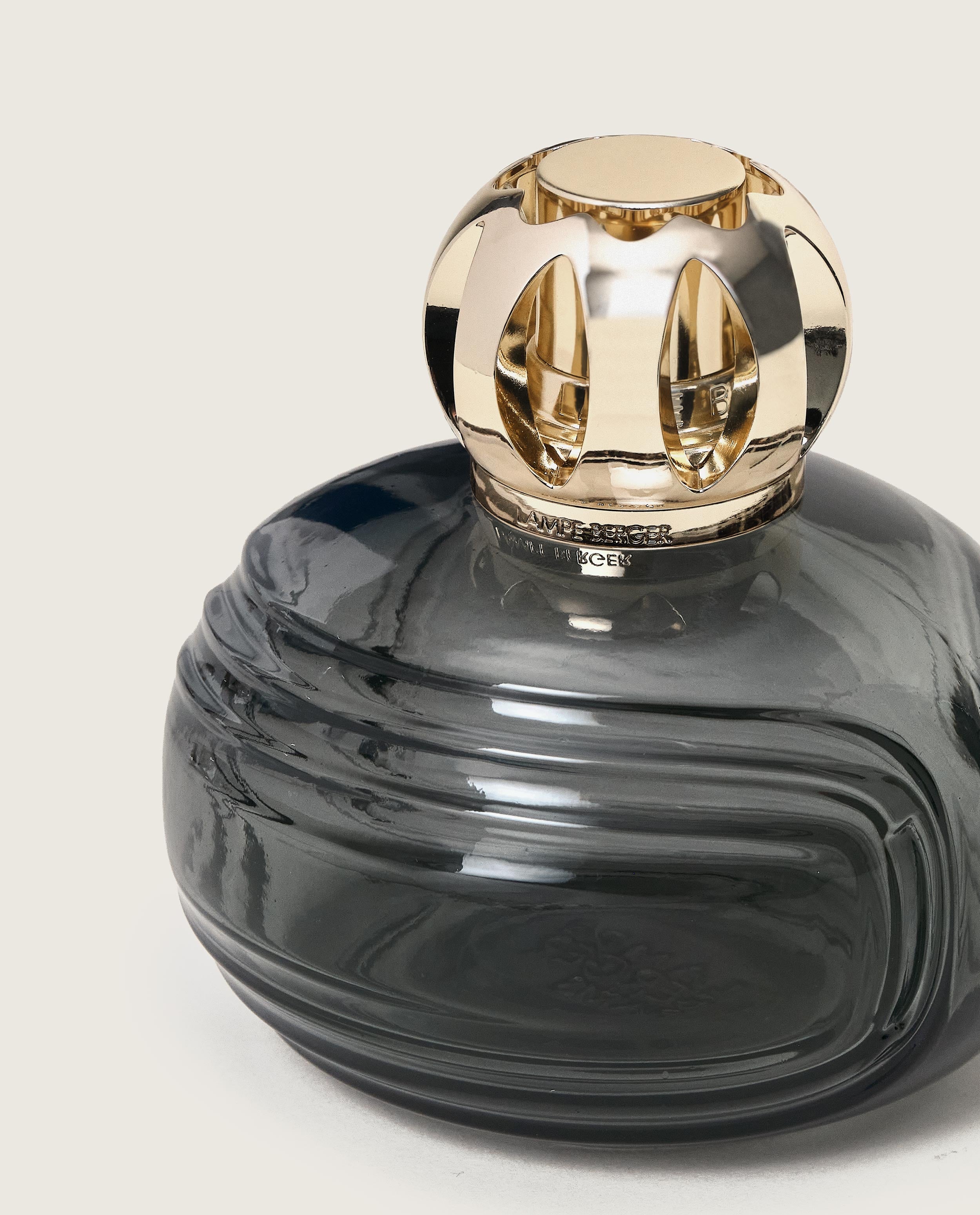 maison-berger-paris-lampe-berger-enigma-gris-mousse image 2