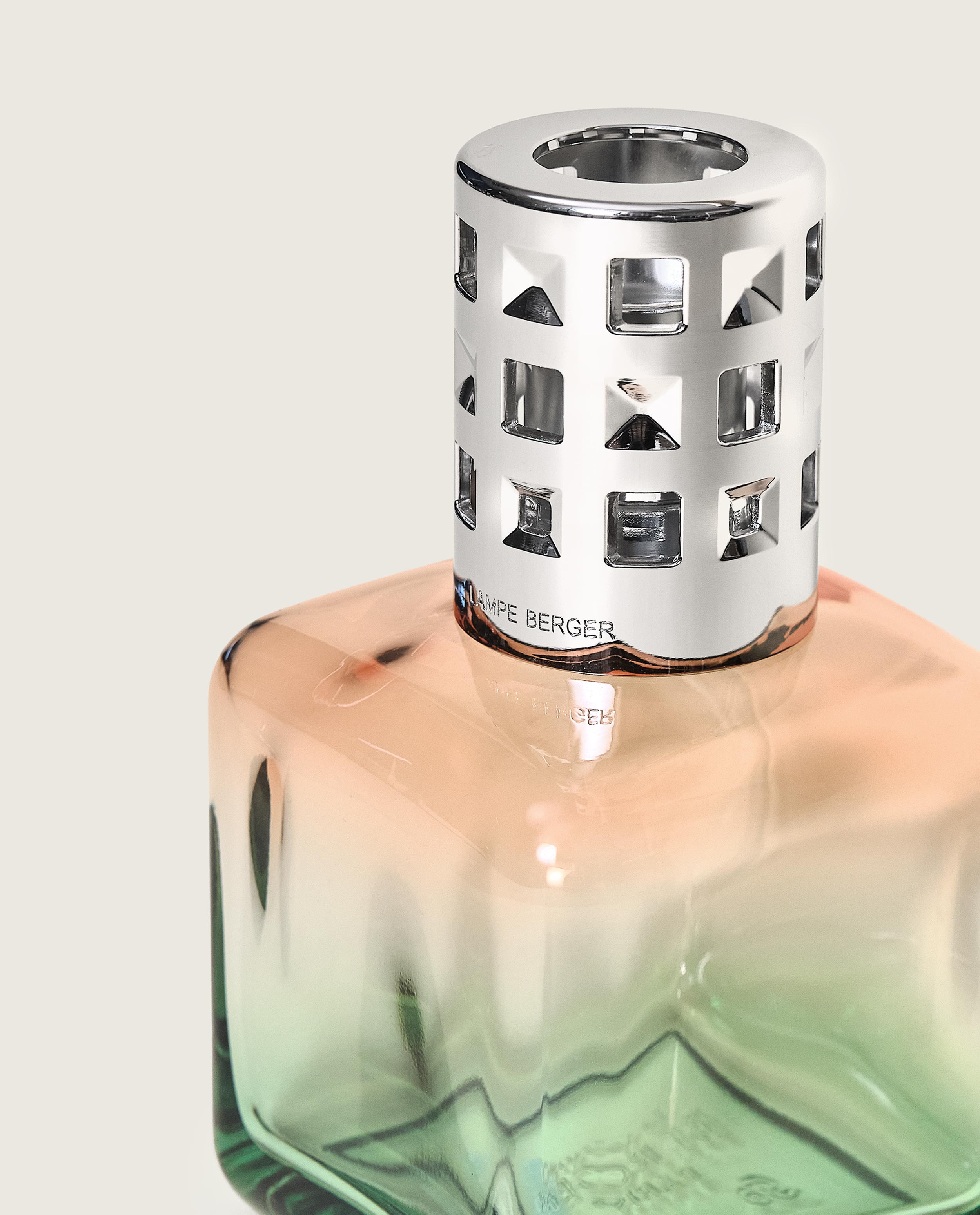 maison-berger-paris-coffret-lampe-berger-gla-on-p-che-verte-zeste-de-verveine image 3