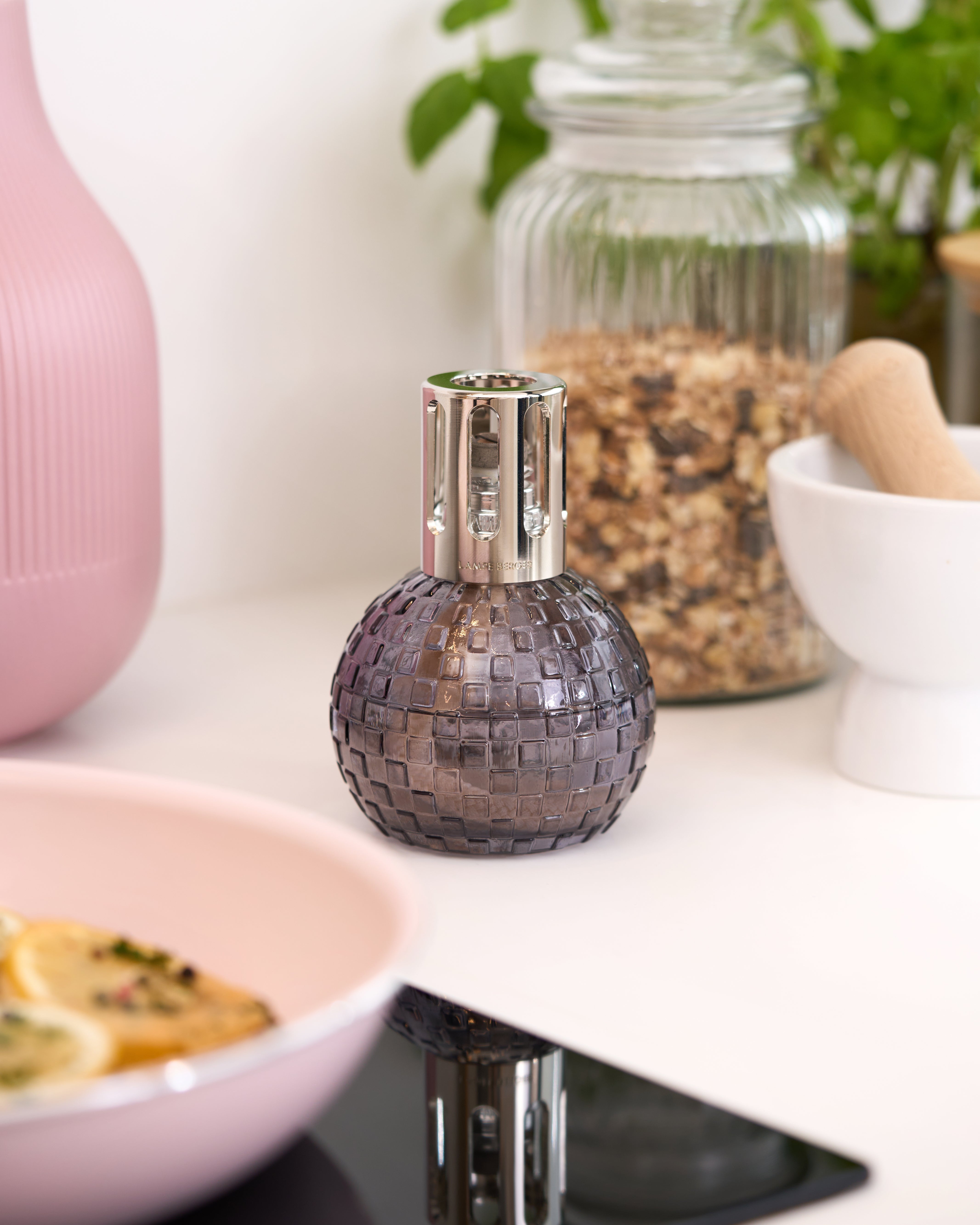 maison-berger-paris-coffret-lampe-berger-disco-grise-poussi-re-d-ambre image 6