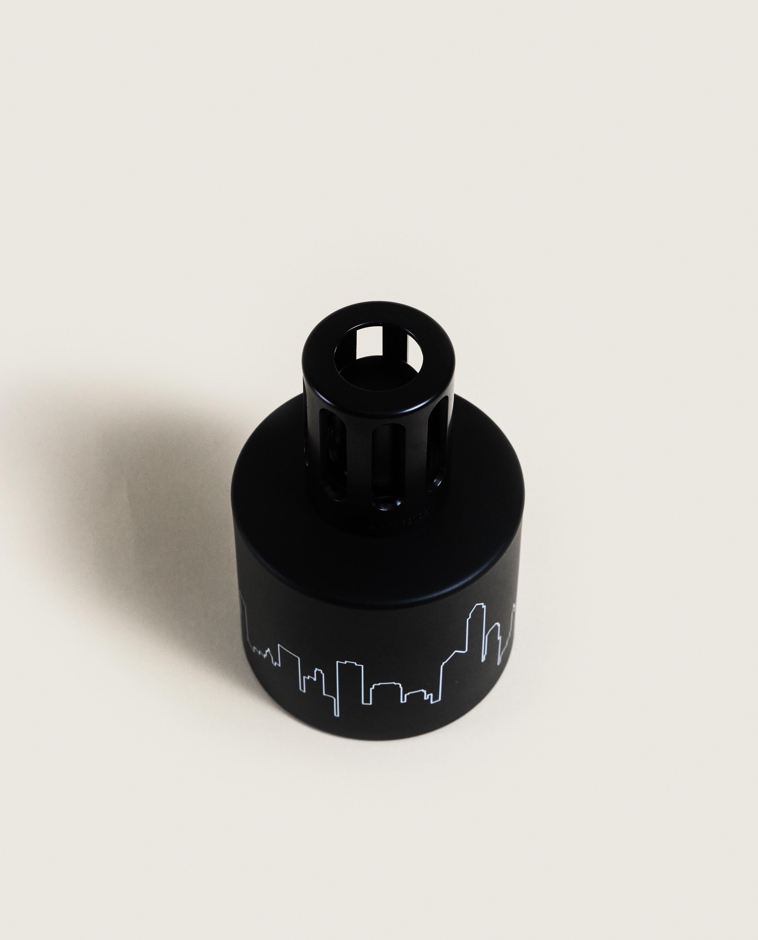 maison-berger-paris-coffret-lampe-berger-skyline-noire-vent-d-oc-an image 4