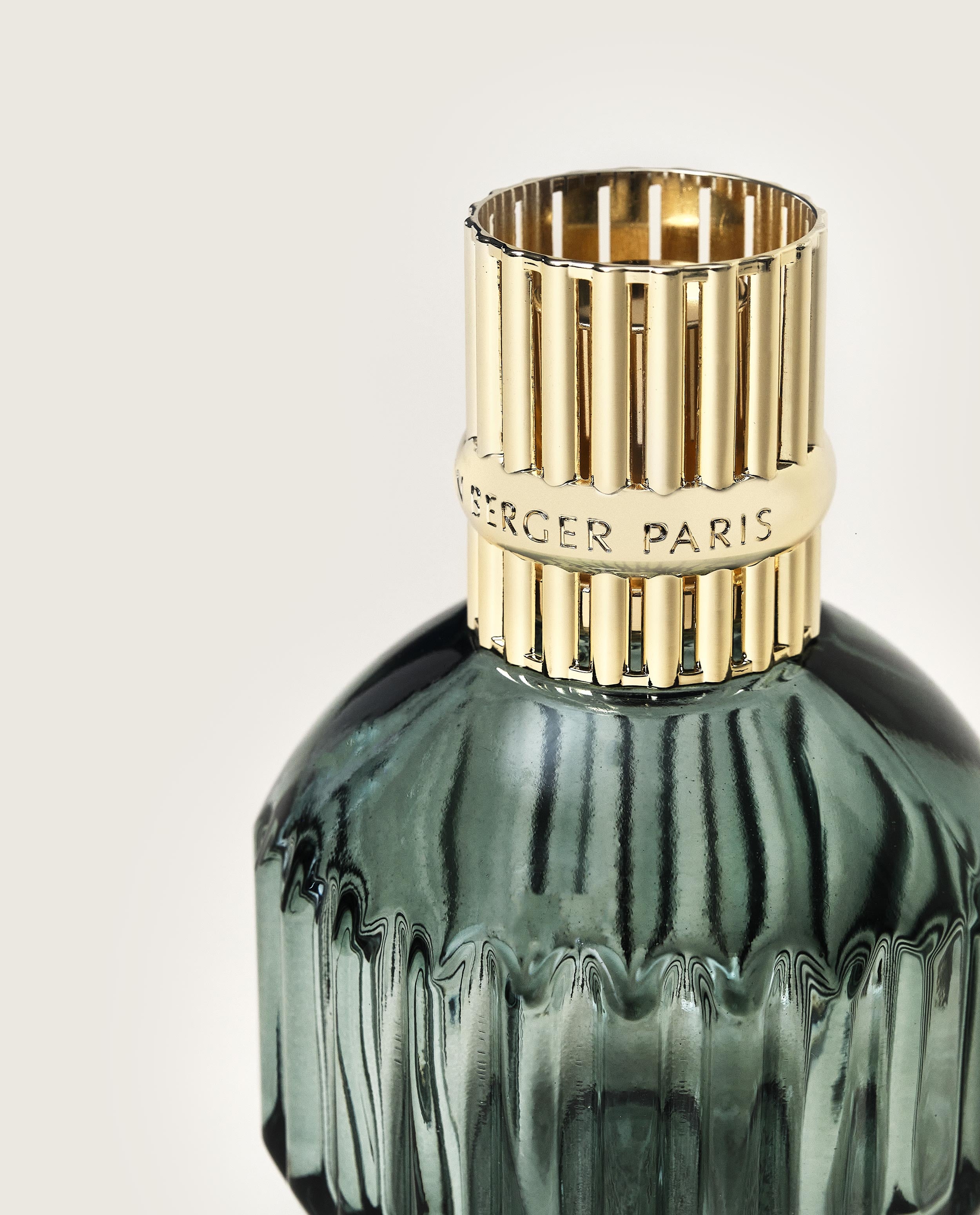 maison-berger-paris-lampe-berger-cannelo-verte image 2