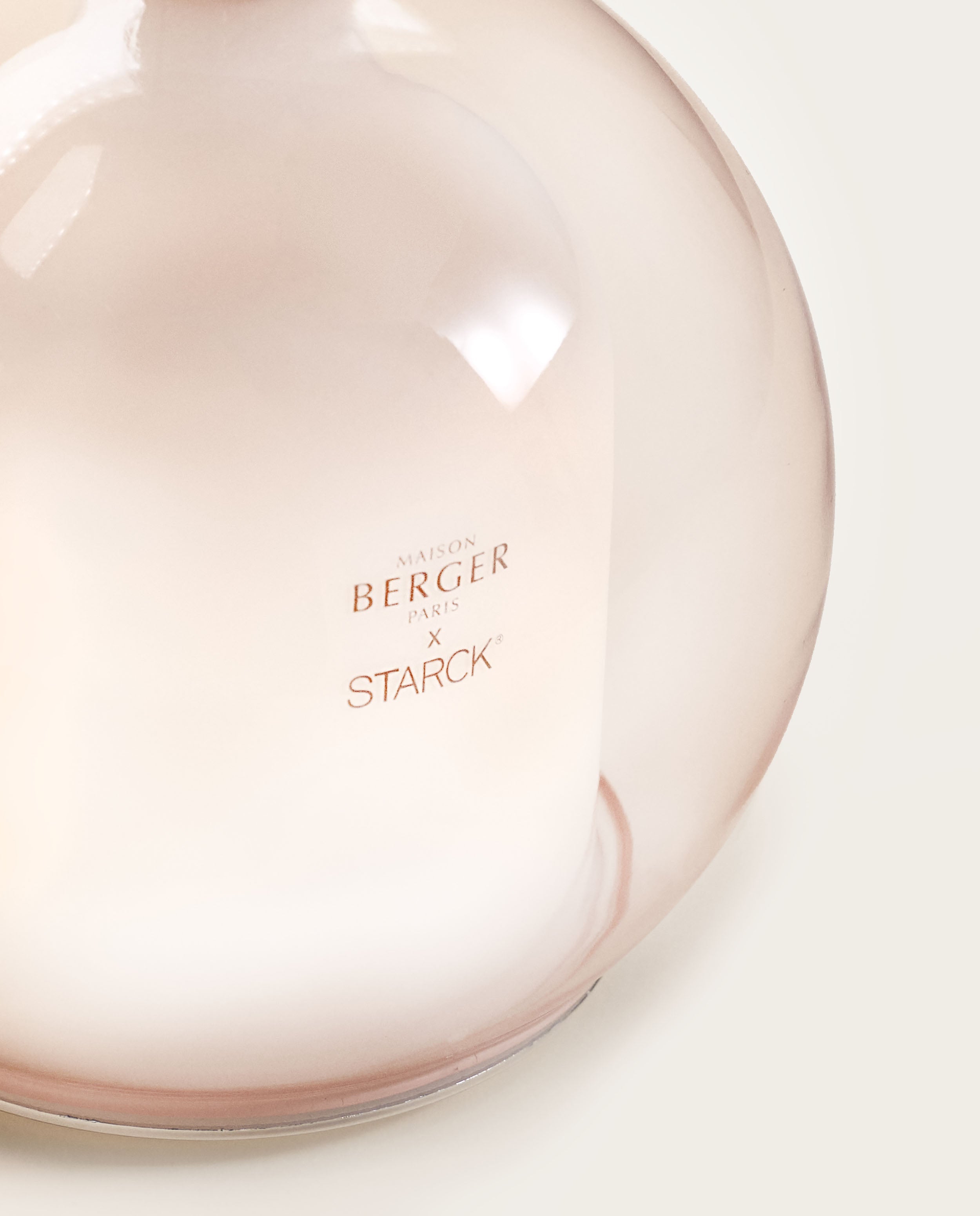 maison-berger-paris-by-starck-diffuseur-lectrique-peau-de-soie-rose image 3