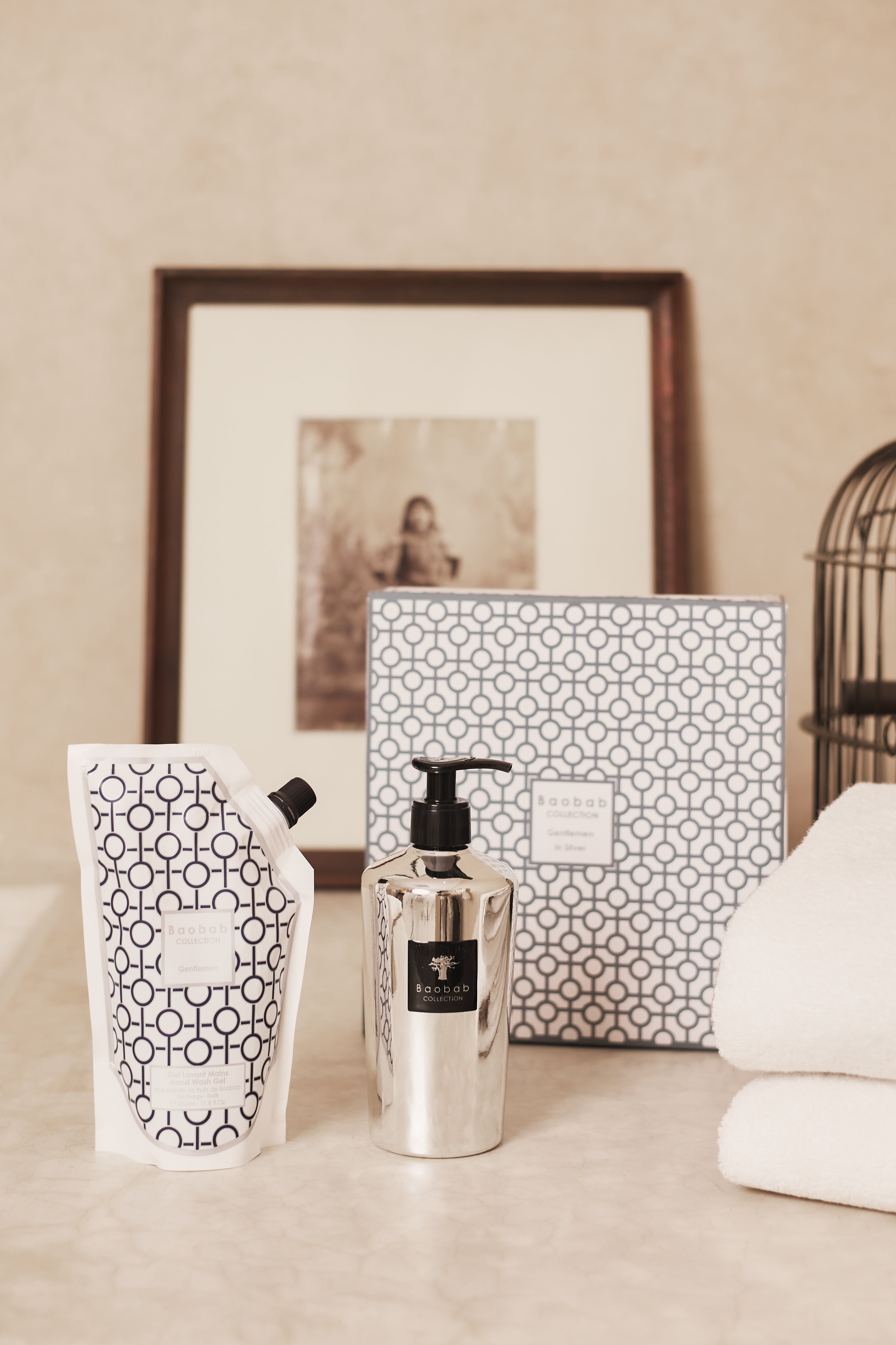 baobab-collection-coffret-cadeau-gel-mains-gentlemen-in-silver image 3