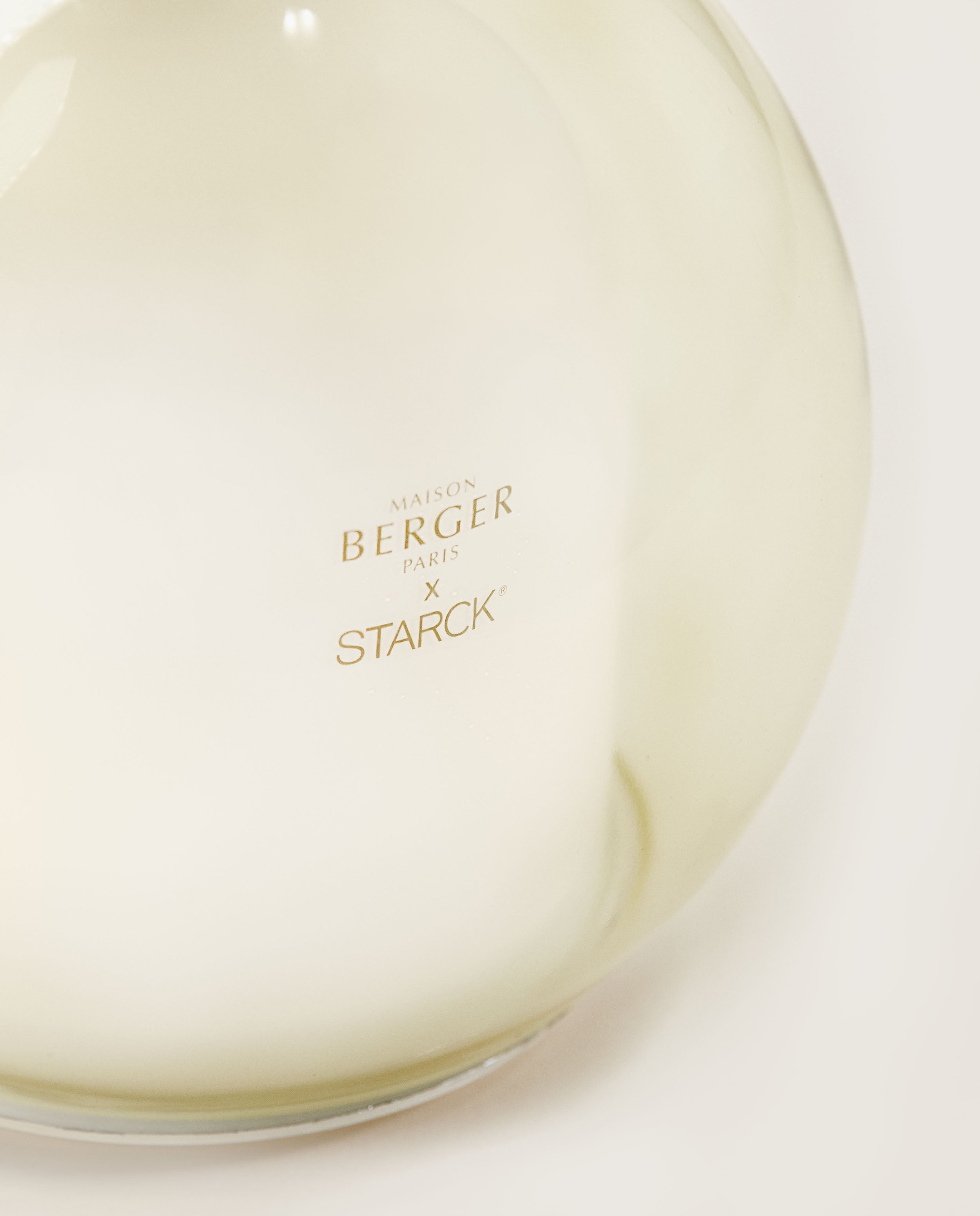 maison-berger-paris-by-starck-diffuseur-lectrique-peau-d-ailleurs image 3