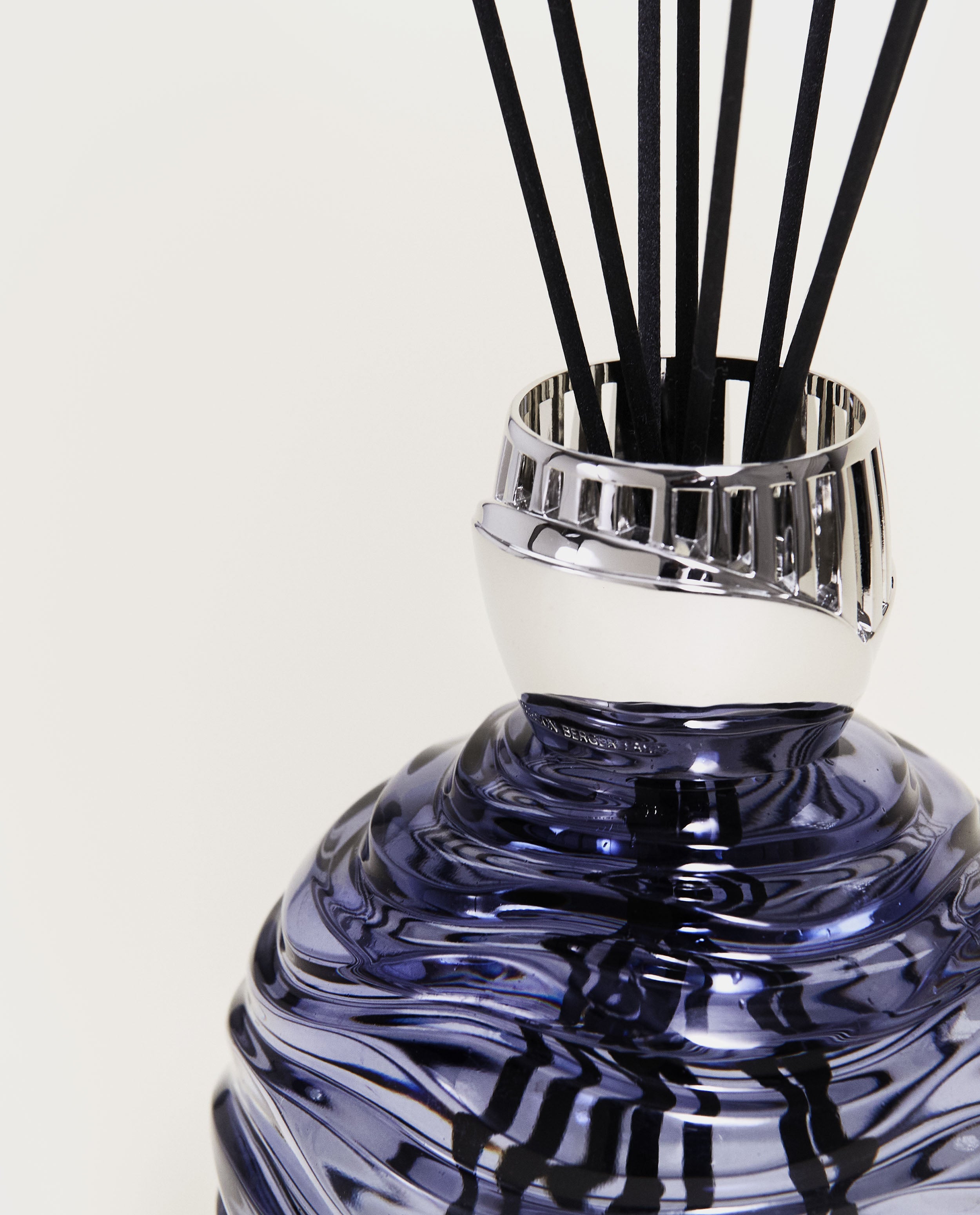 maison-berger-paris-dition-d-art-bouquet-parfum-crystal-globe-gris image 2
