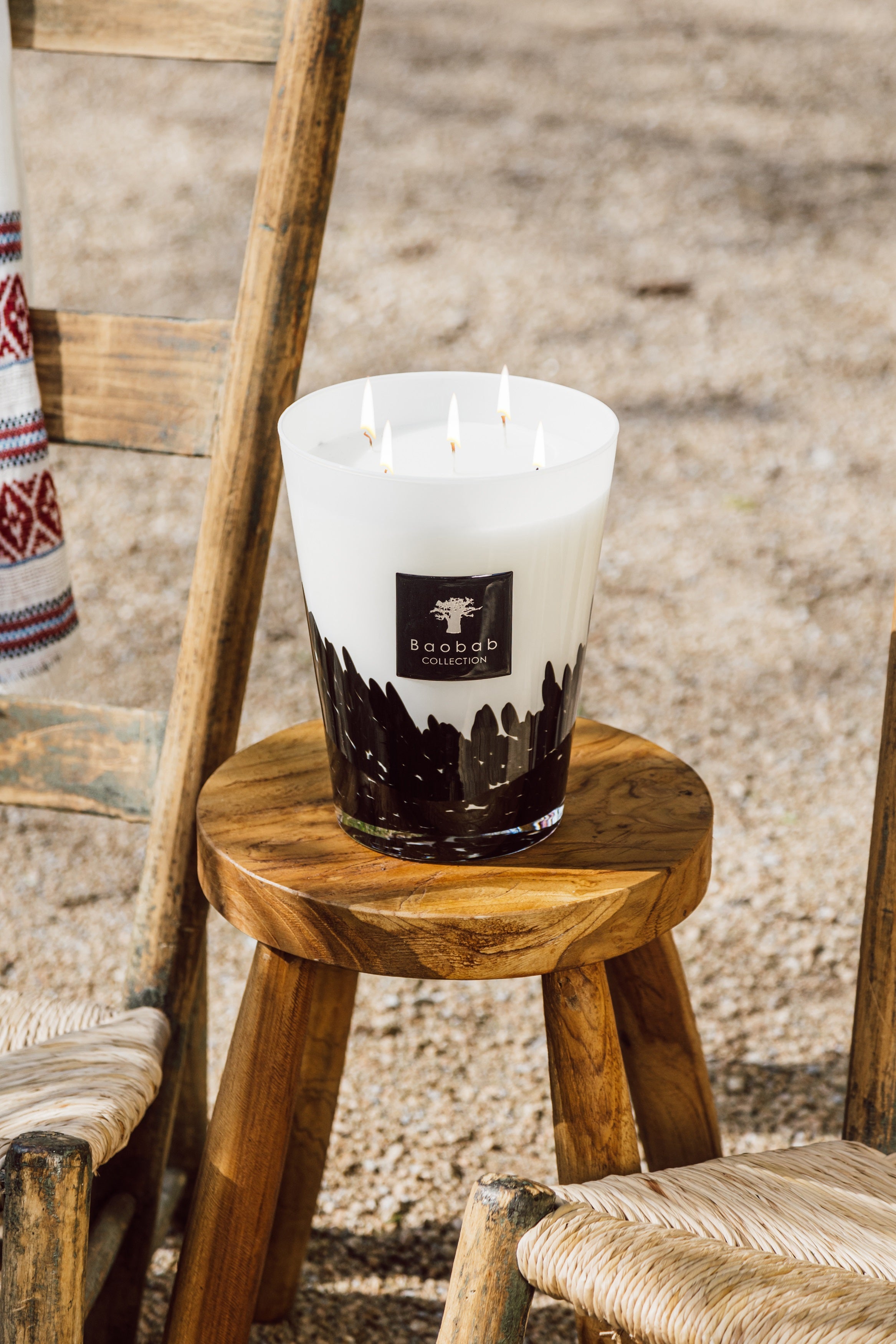 baobab-collection-bougie-parfum-e-feathers-verre-souffl-bouche-effet-plumes image 2