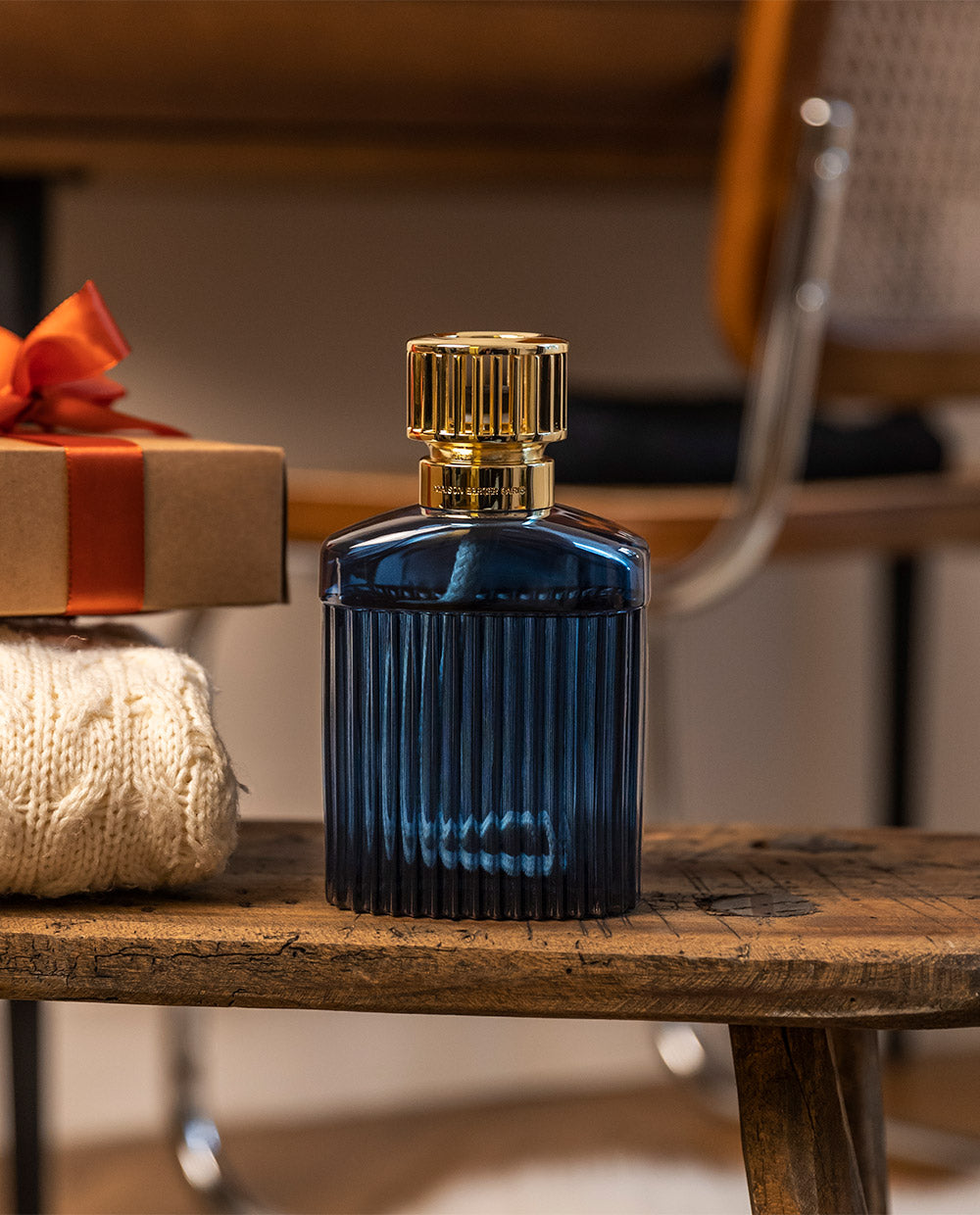 maison-berger-paris-lampe-berger-alpha-bleue-monture-dor-e image 6