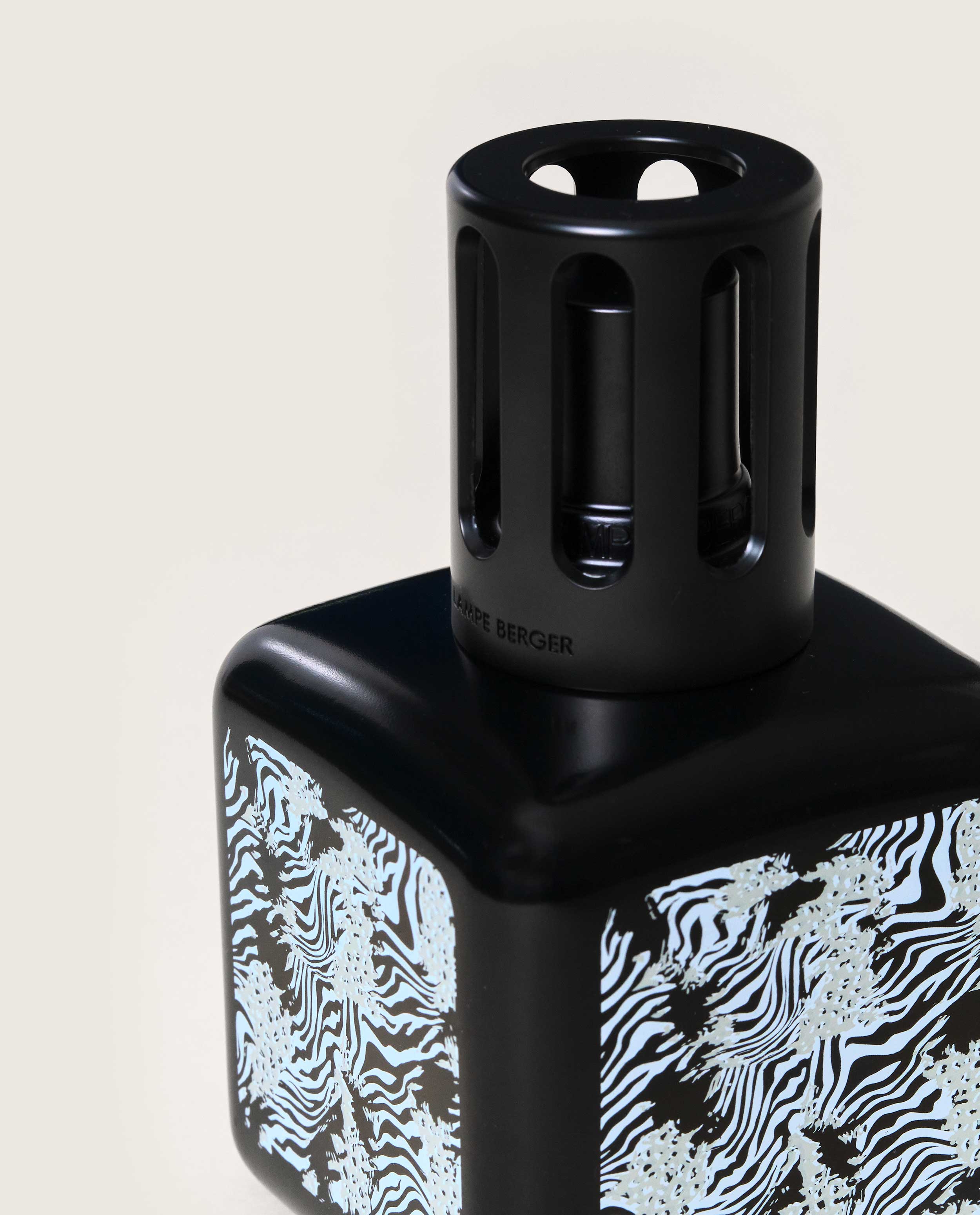 maison-berger-paris-coffret-lampe-berger-gla-on-animal-poussi-re-d-ambre image 3