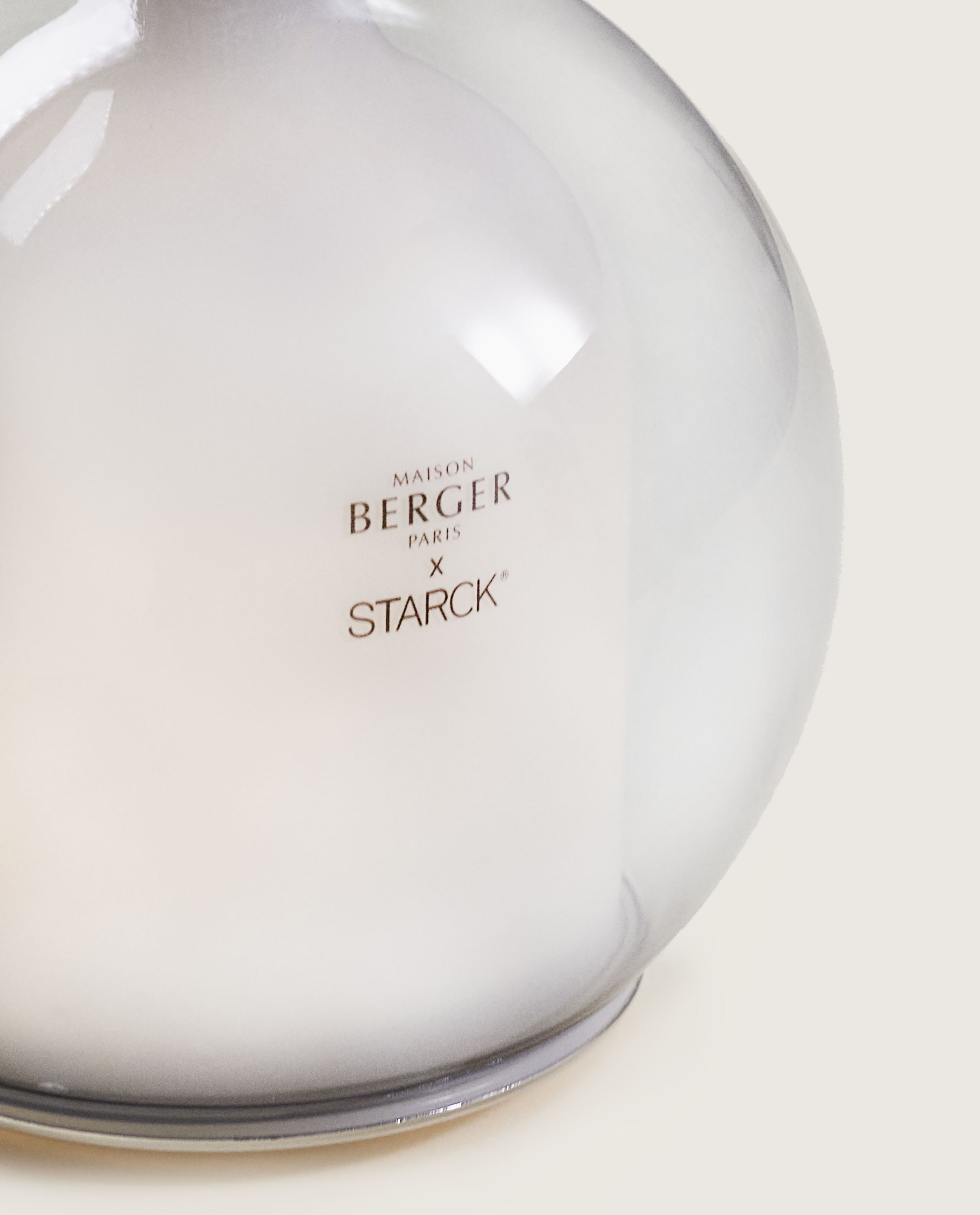 maison-berger-paris-by-starck-diffuseur-lectrique-peau-de-pierre image 3