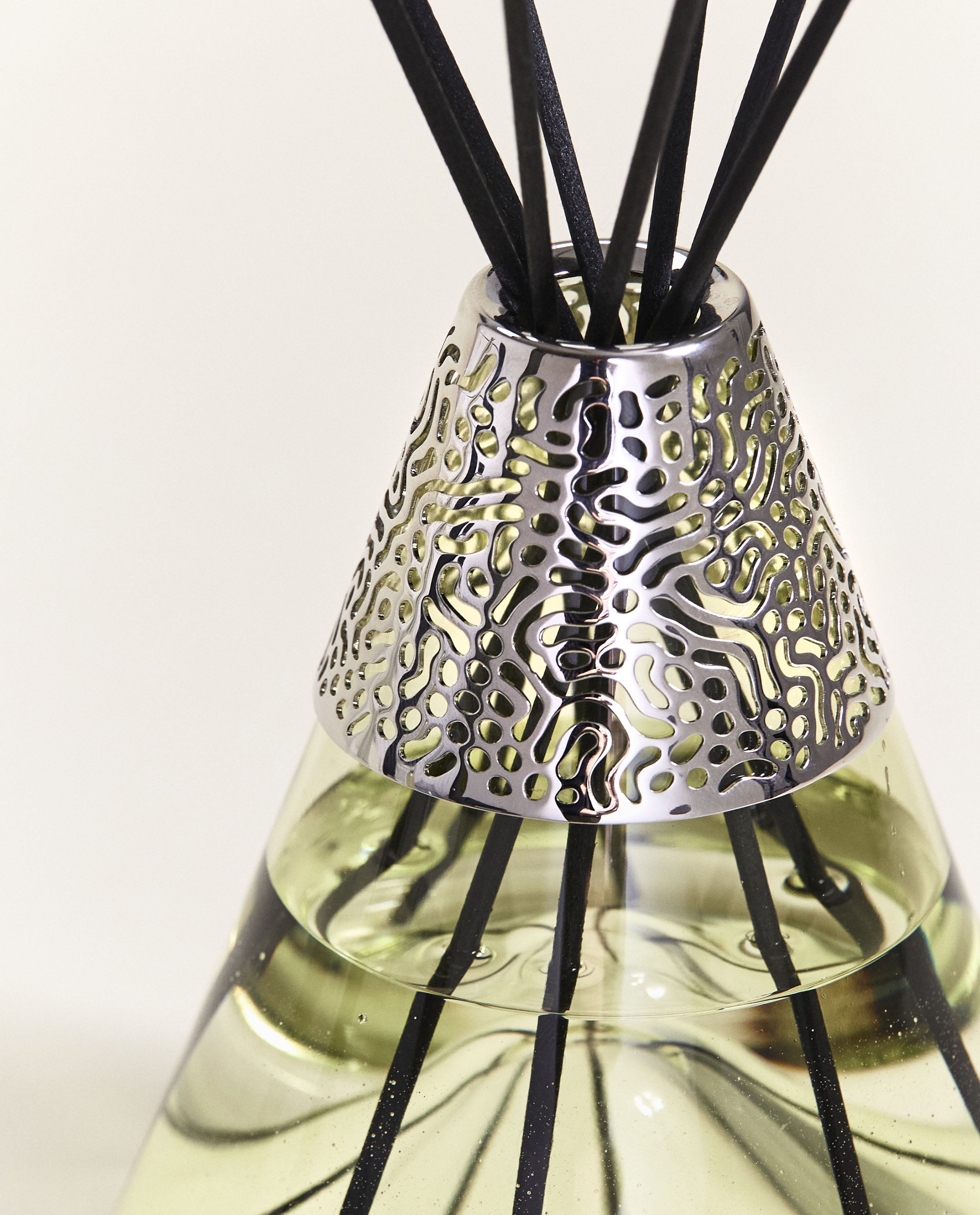maison-berger-paris-by-starck-bouquet-parfum-peau-d-ailleurs image 5