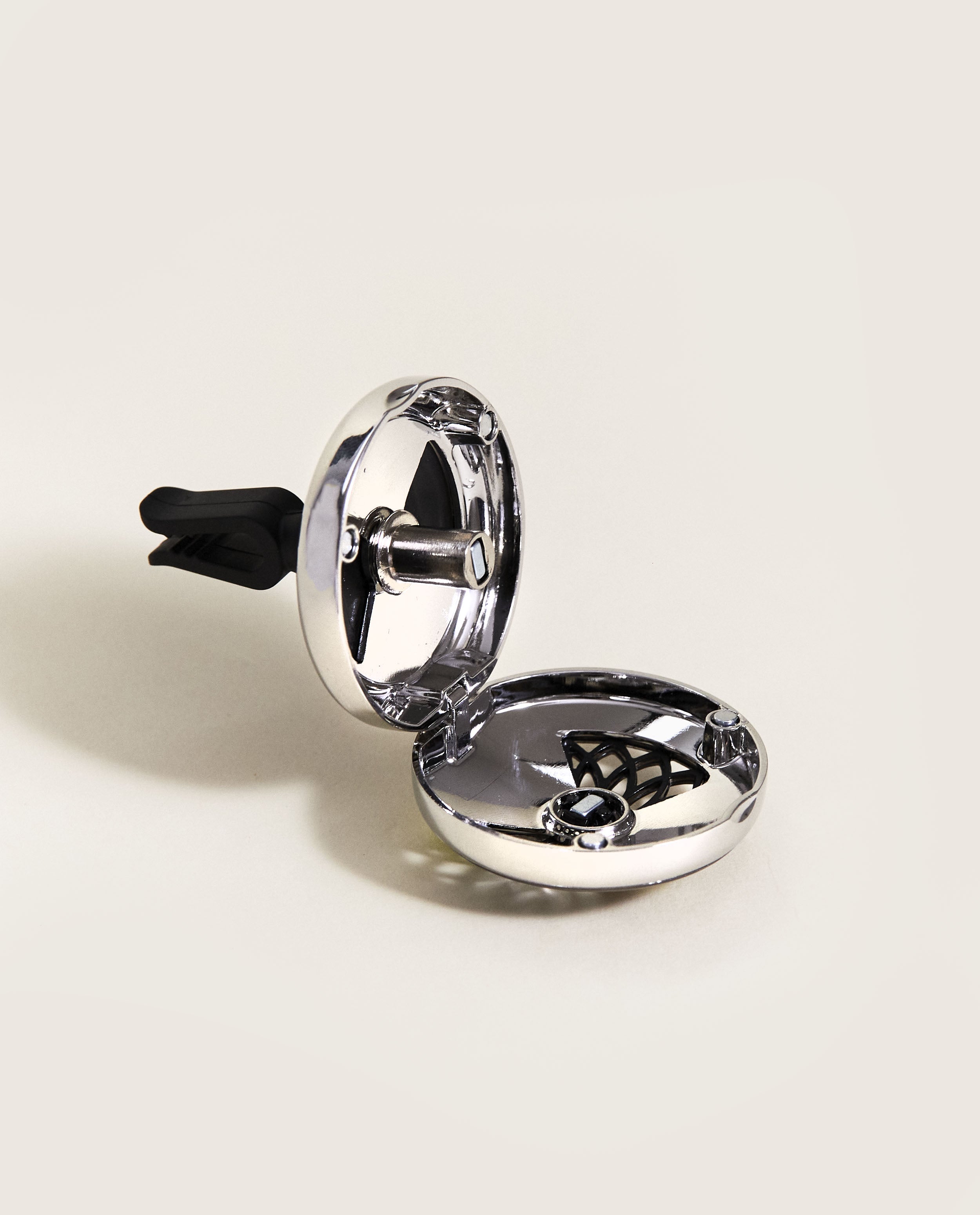maison-berger-paris-pince-diffuseur-voiture-flower-gris-gun-m-tal image 4