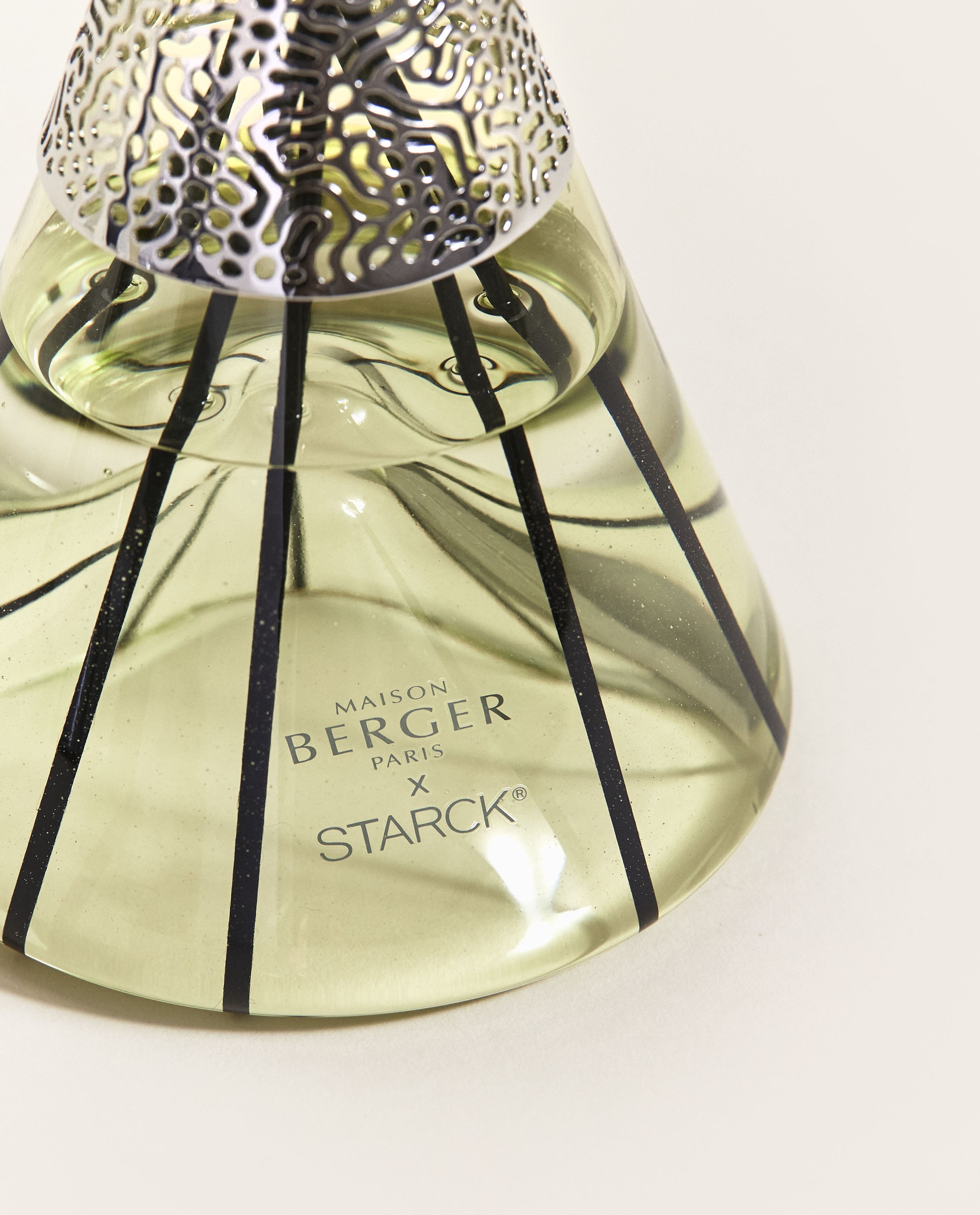 maison-berger-paris-by-starck-bouquet-parfum-peau-d-ailleurs image 4