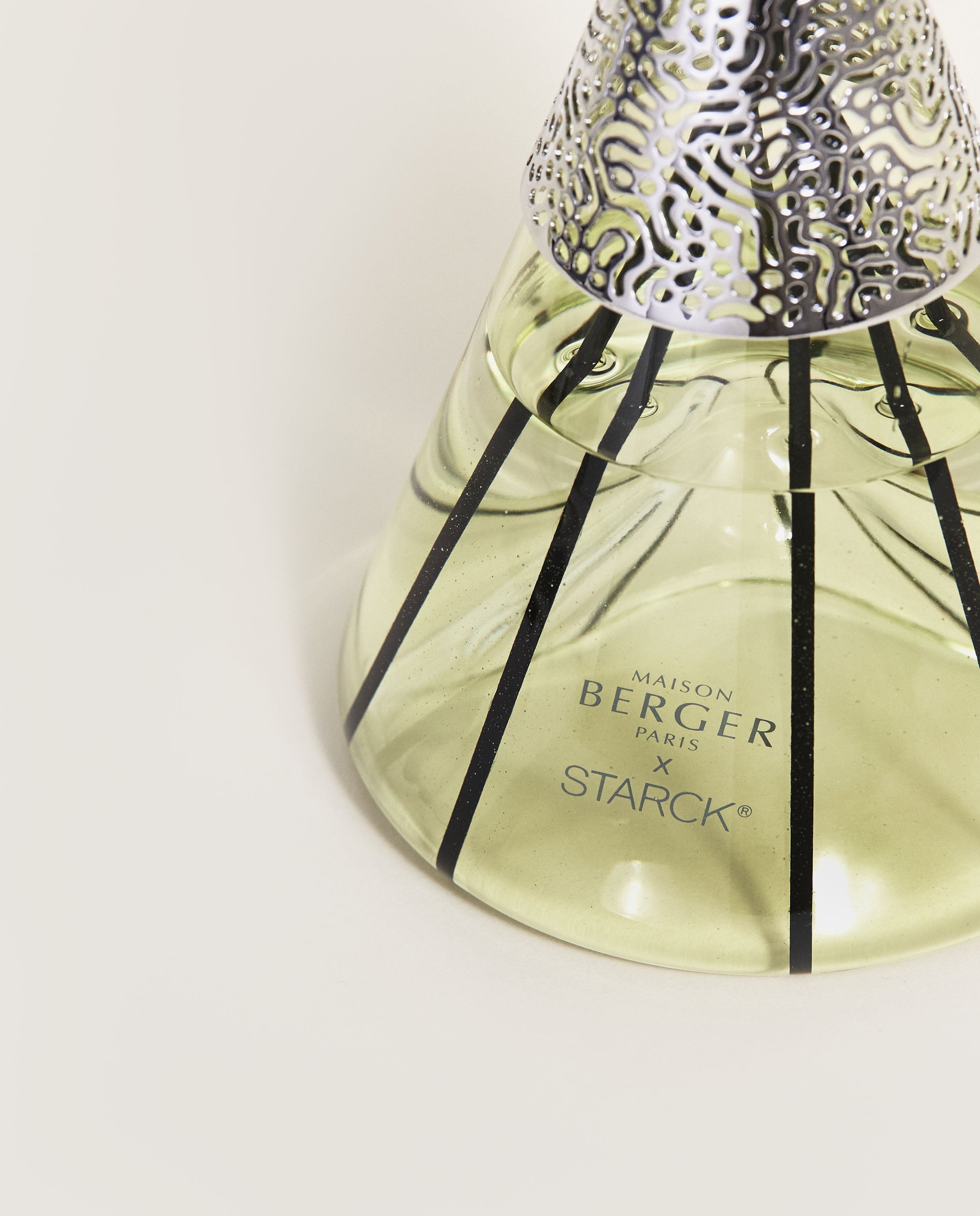 maison-berger-paris-by-starck-bouquet-parfum-peau-d-ailleurs image 3