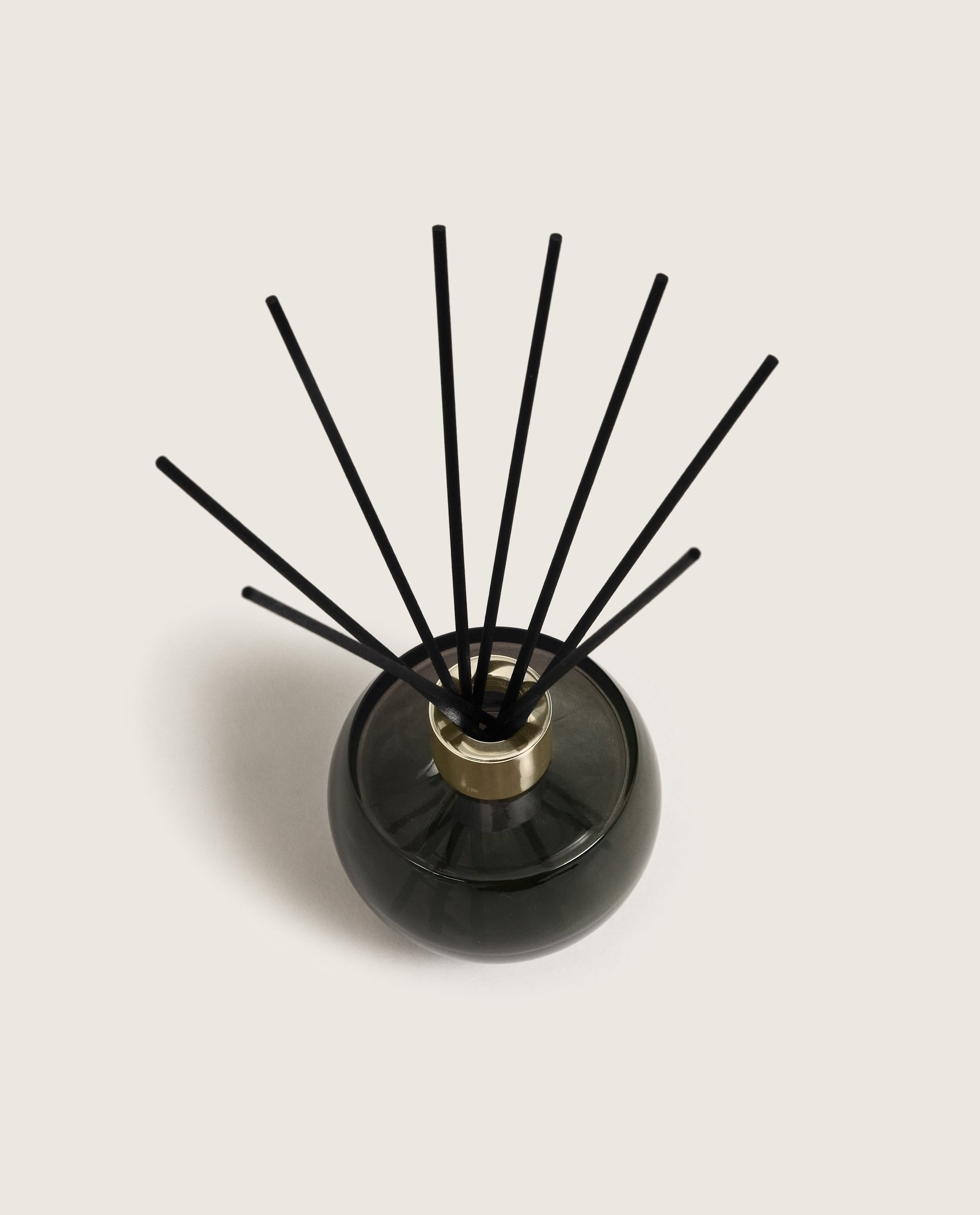 maison-berger-paris-bouquet-parfum-holly-gris-mousse-poussi-re-d-ambre image 4