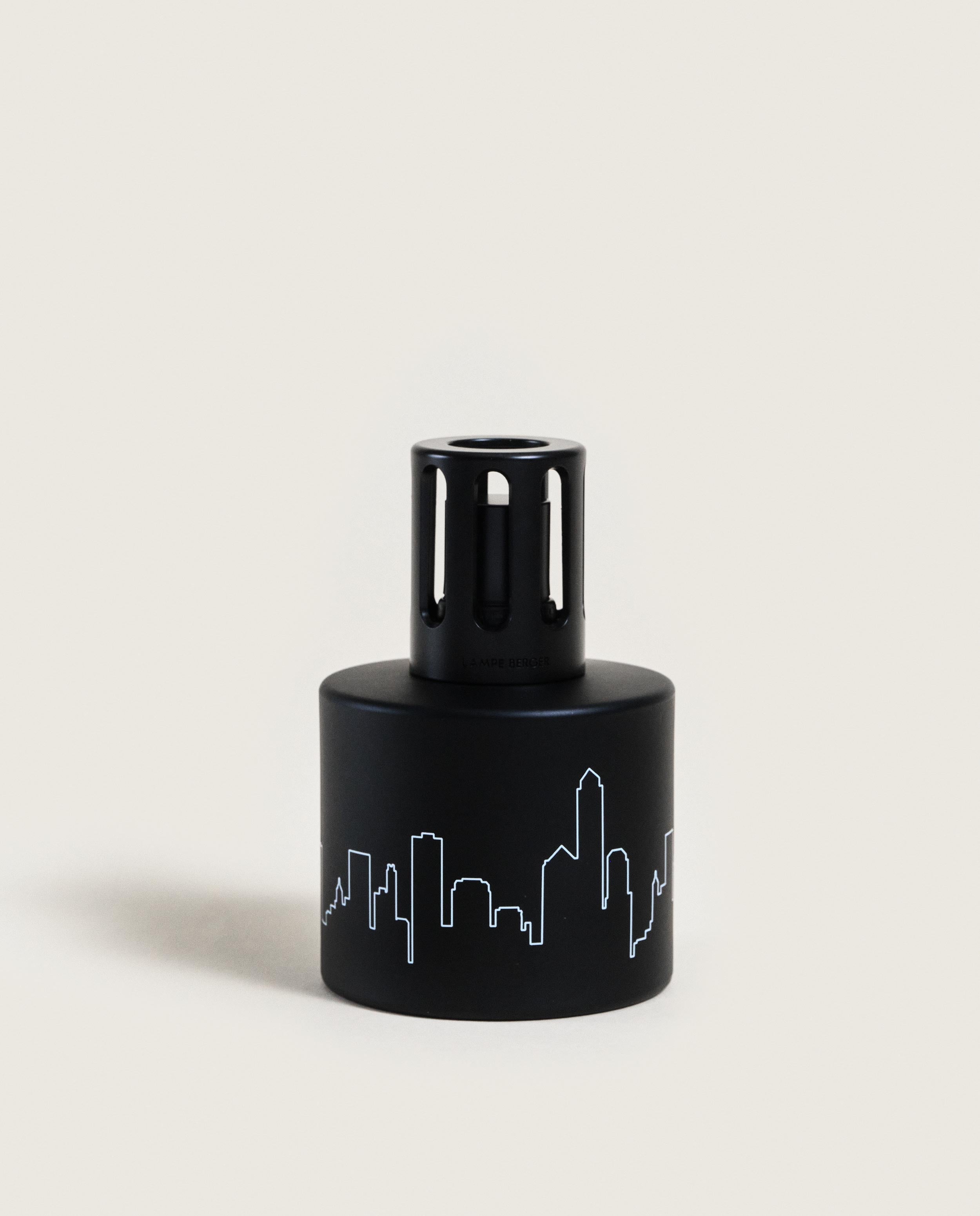 maison-berger-paris-coffret-lampe-berger-skyline-noire-vent-d-oc-an image 2