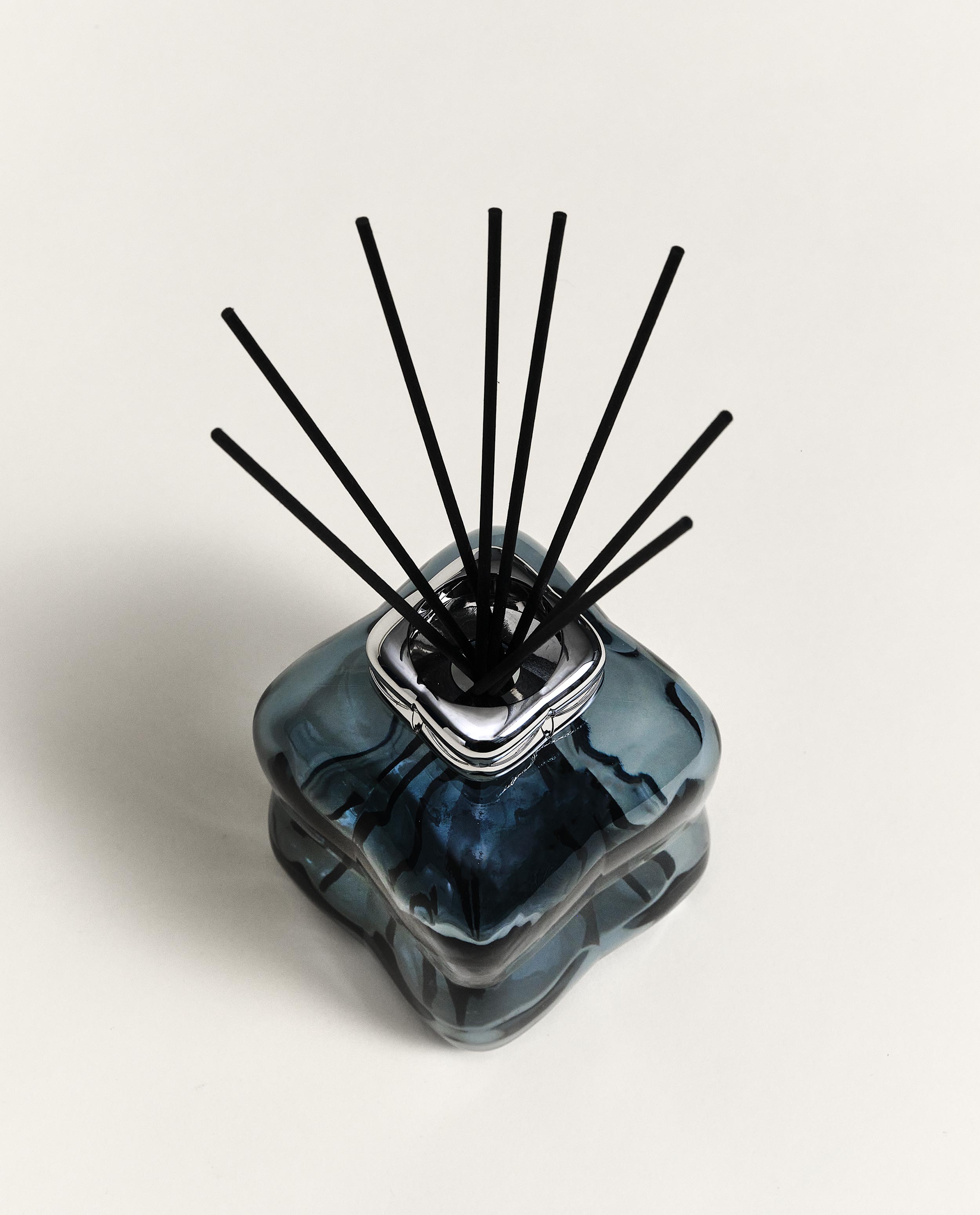 maison-berger-paris-bouquet-parfum-cosy-bleu-musc-cocoon image 4