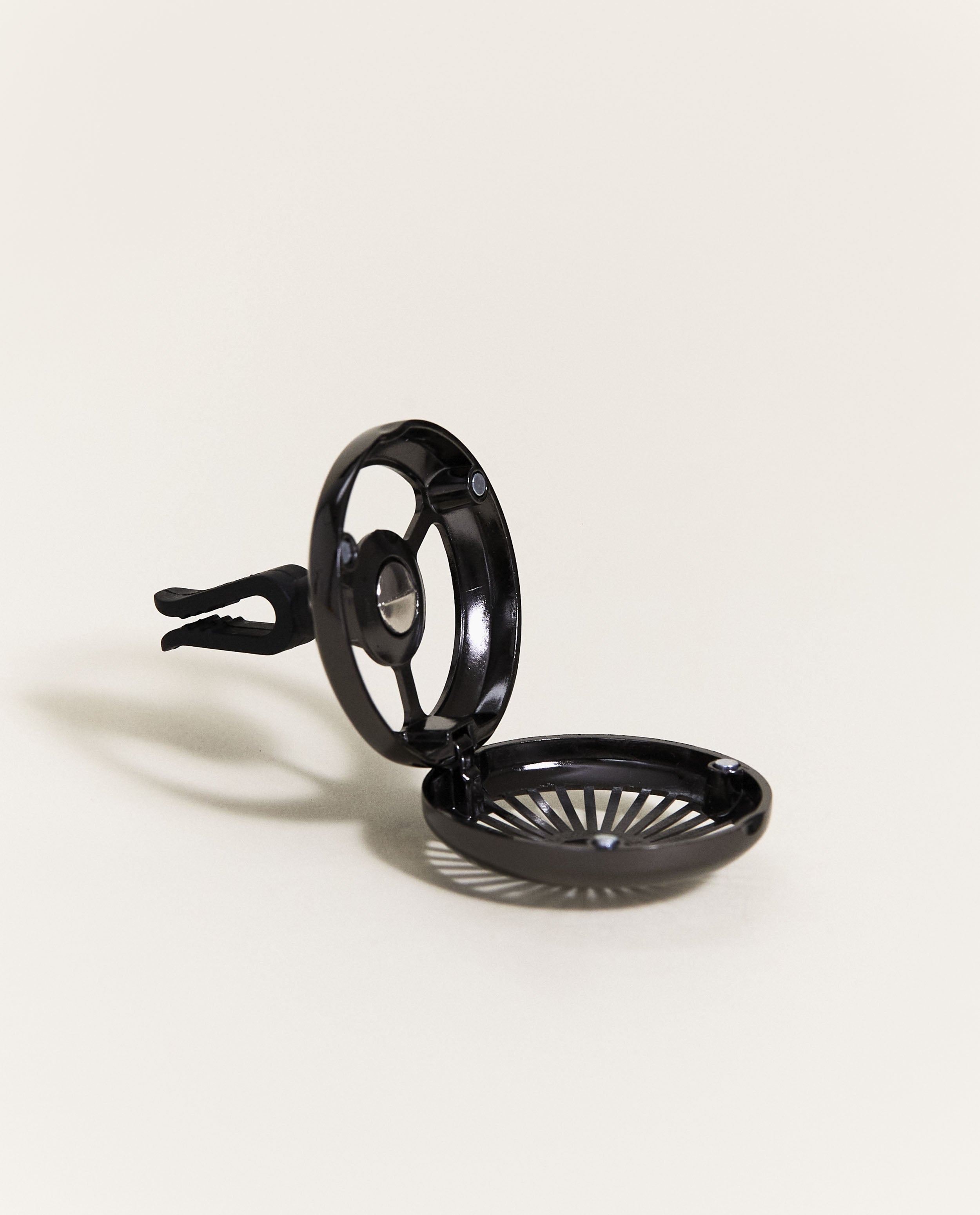 maison-berger-paris-pince-diffuseur-voiture-car-wheel-noire image 3