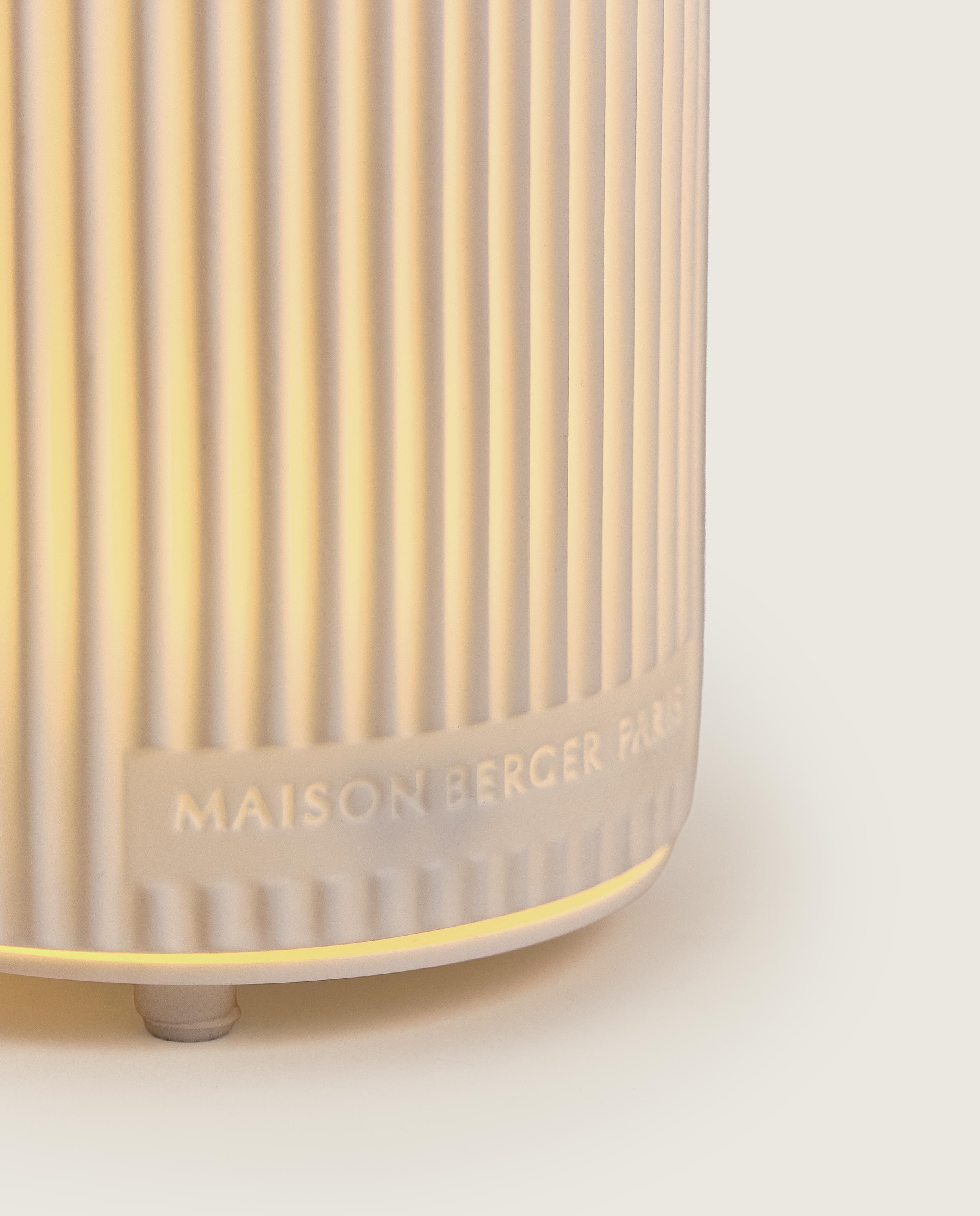 maison-berger-paris-diffuseur-lectrique-d-me-blanc-c-ramique-jasmin-pr-cieux image 3