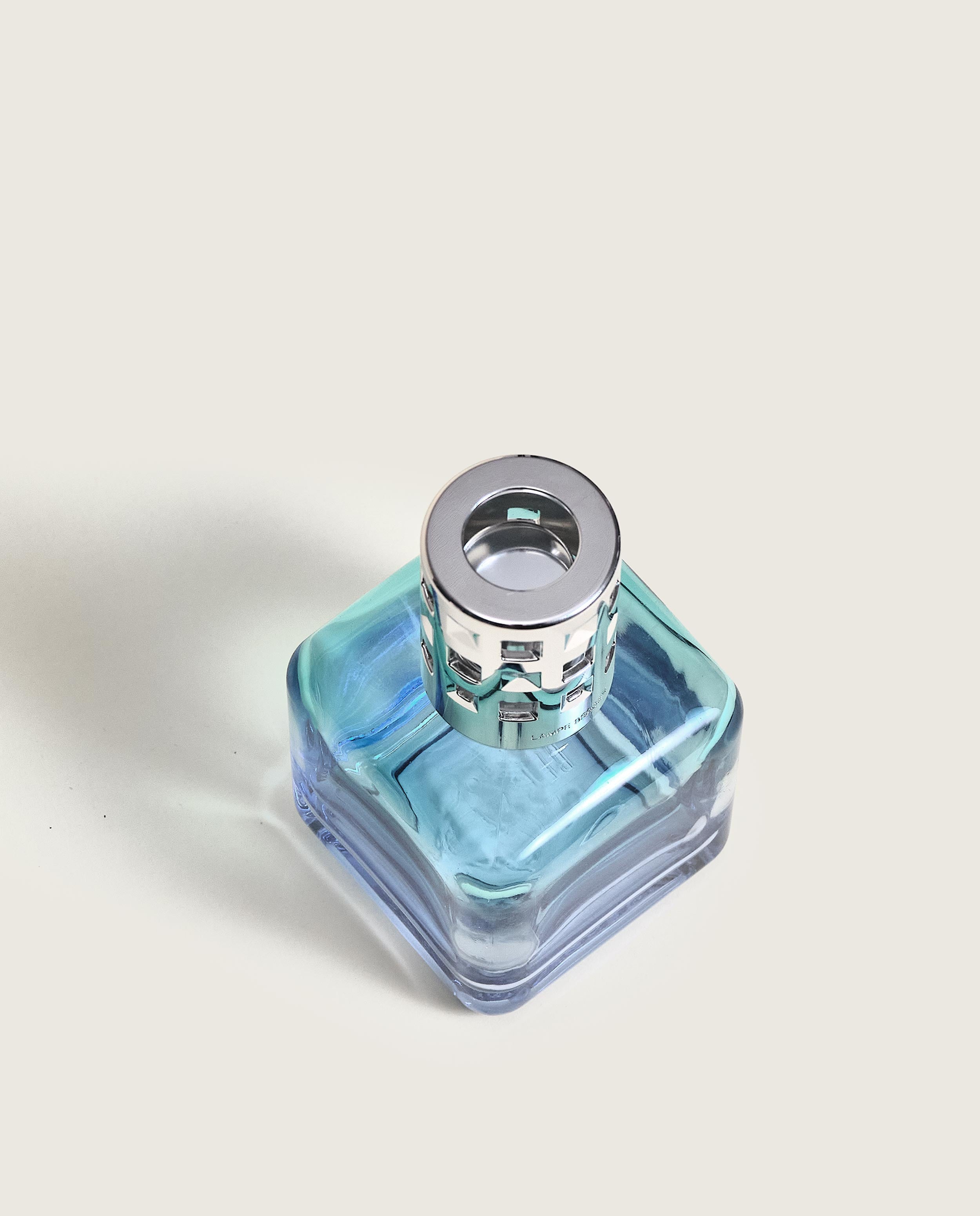 maison-berger-paris-gla-on-turquoise-bleue-coffret-lampe-berger-vent-d-oc-an image 5